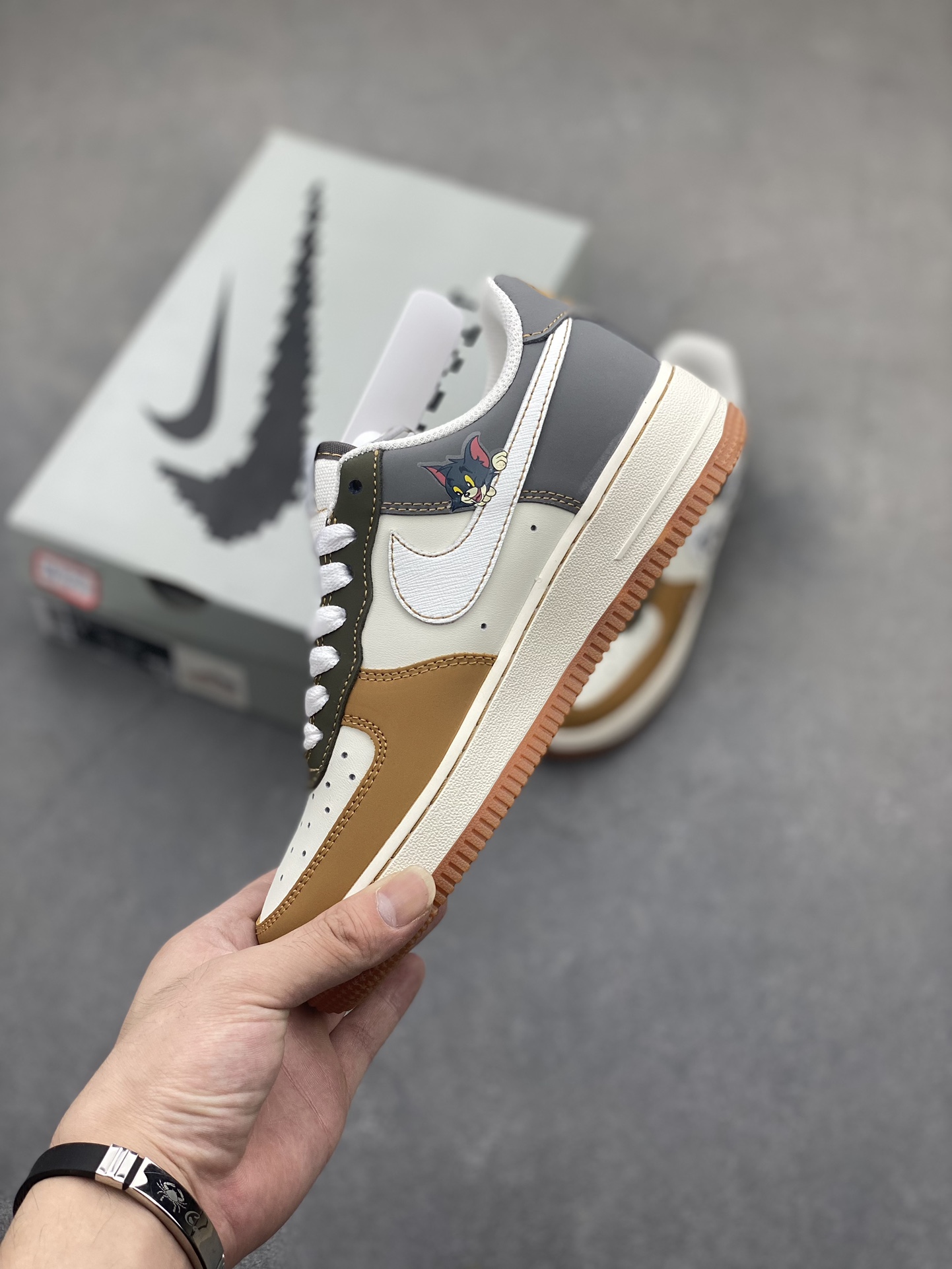 Nike Air Force 1 '07 Low Tom and Jerry Custom Sneakers 4 i1721842129 6955 0