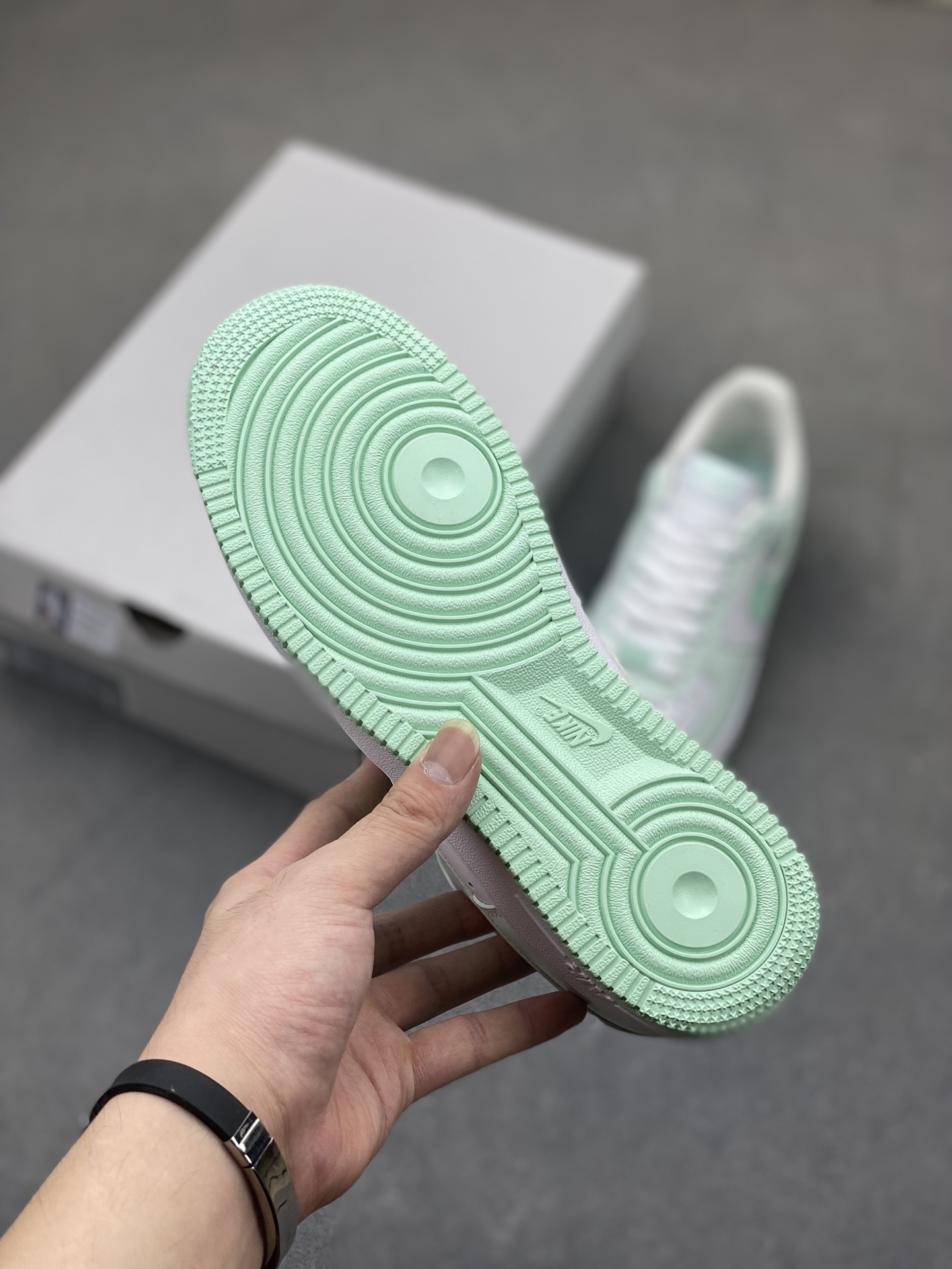 Nike Air Force 1 Low Tiffany & Co. White/Green Sneakers - Style FZ4123-394 7 i1722107362 9652 7