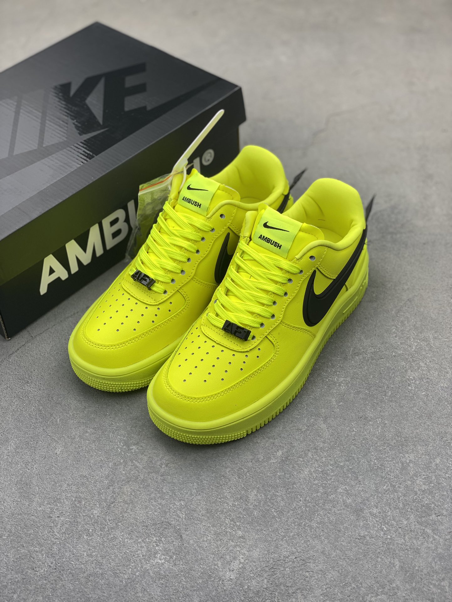 Nike Air Force 1 Low DV3464-019 - Low-Top Sneakers in Neon Yellow and Black 8 i1722107639 3408 1