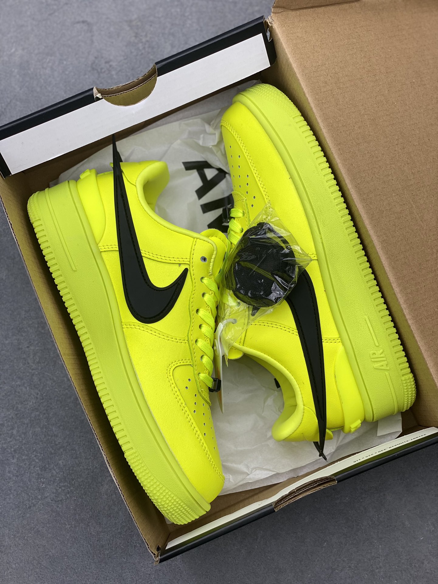 Nike Air Force 1 Low DV3464-019 - Low-Top Sneakers in Neon Yellow and Black 9 i1722107639 3732 0