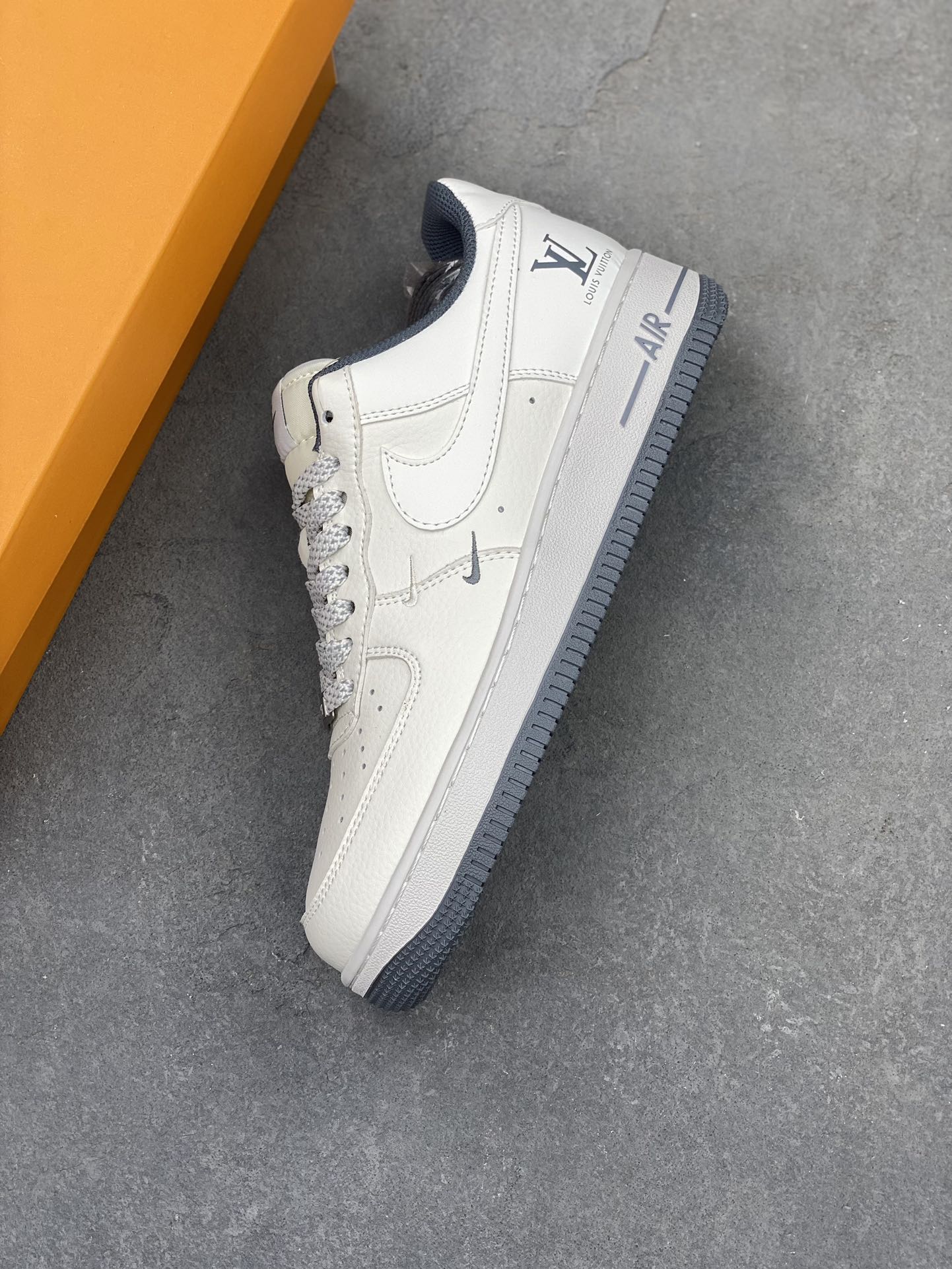 Nike Air Force 1 Low '07 Louis Vuitton Collab - Cream/Gray, Limited Edition 8 i1722365280 7275 1