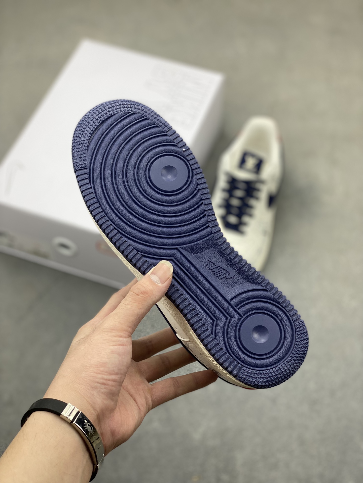 Nike Air Force 1 Low Louis Vuitton Custom Sneakers - Limited Edition 7 i1722365618 2172 6