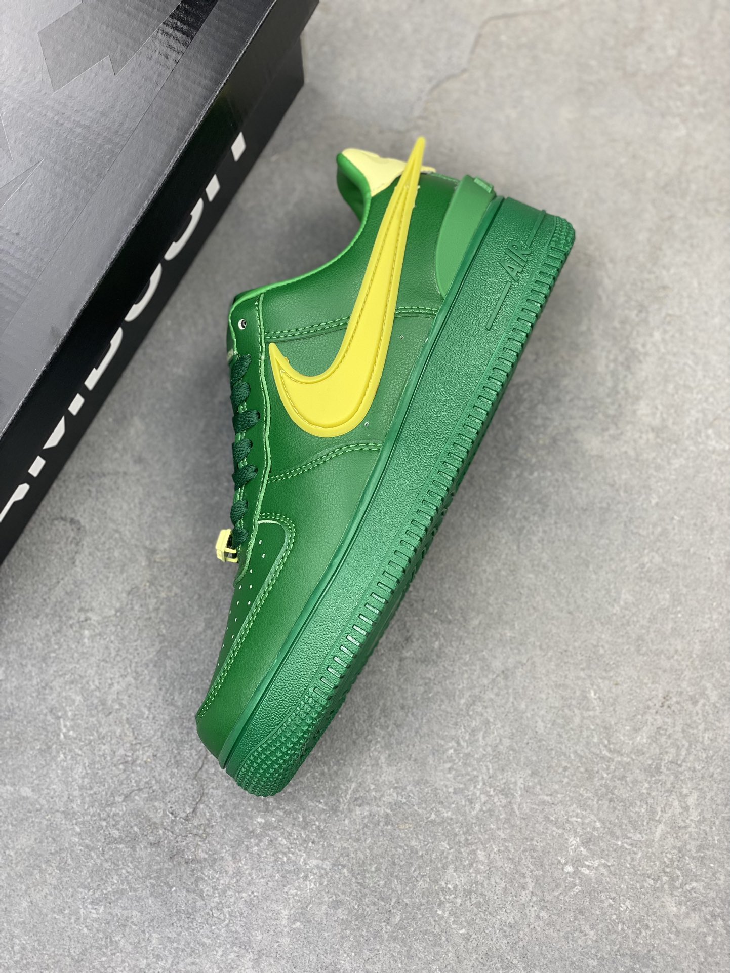 AMBUSH x Nike Air Force 1 Low SP Phantom Green Sneakers 8 i1722457792 459 4