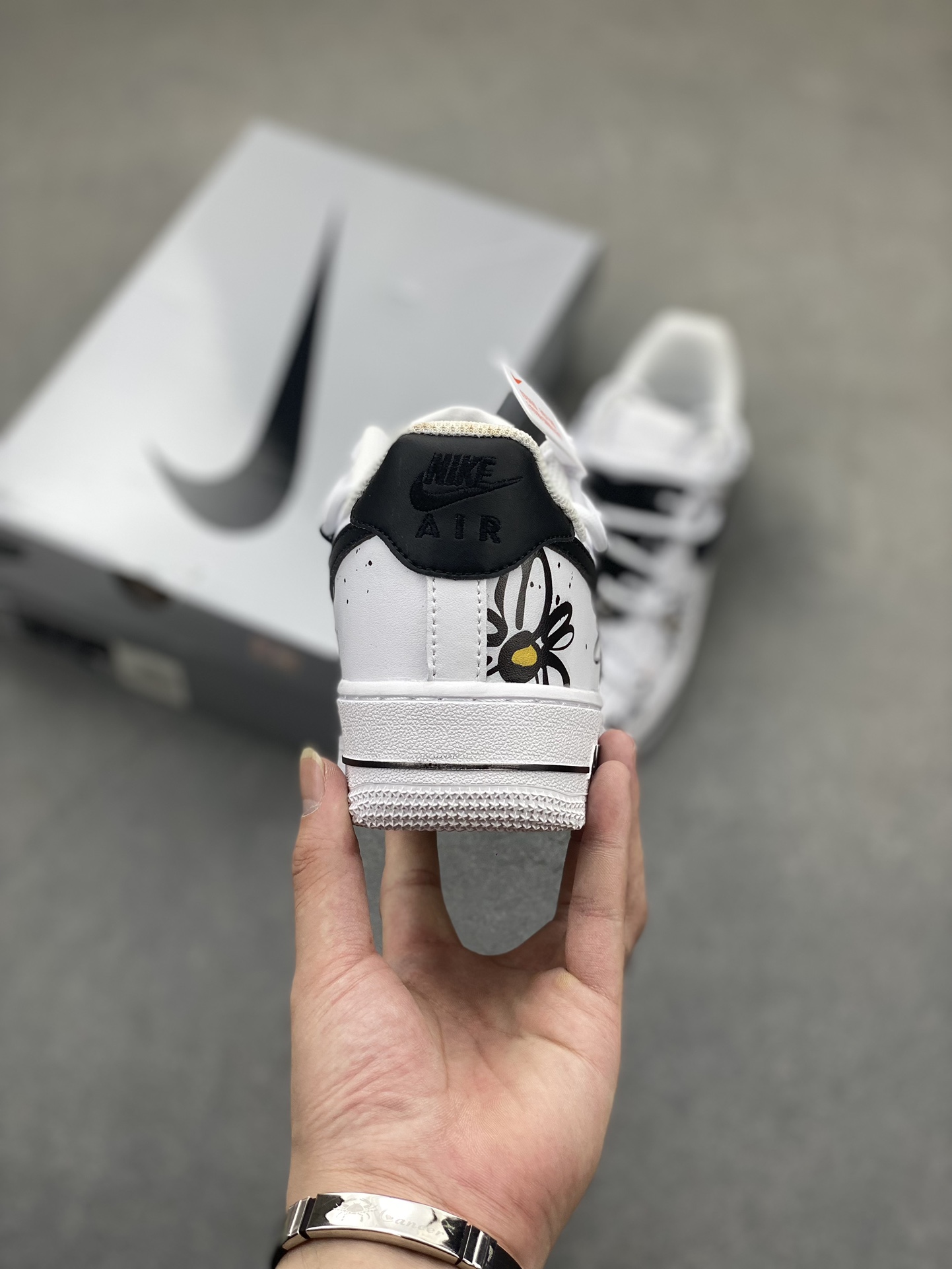 Nike Air Force 1 Low '07 Custom 'Daisy' Edition Casual Sneakers 5 i1722542203 3678 4