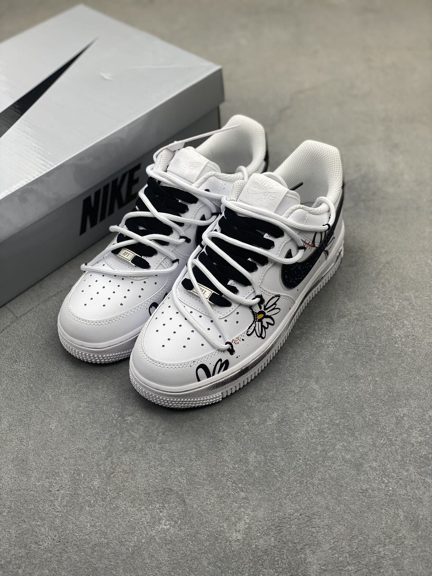 Nike Air Force 1 Low '07 Custom 'Daisy' Edition Casual Sneakers 9 i1722542203 9895 2