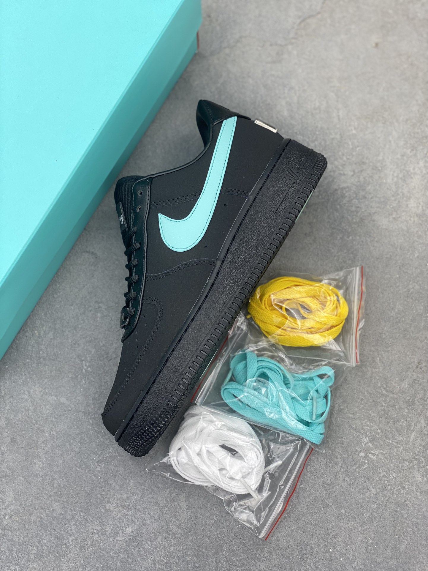 Nike Air Force 1 Low Black Tiffany & Co. DZ1382-001 Sneakers 8 i1722542778 4759 3