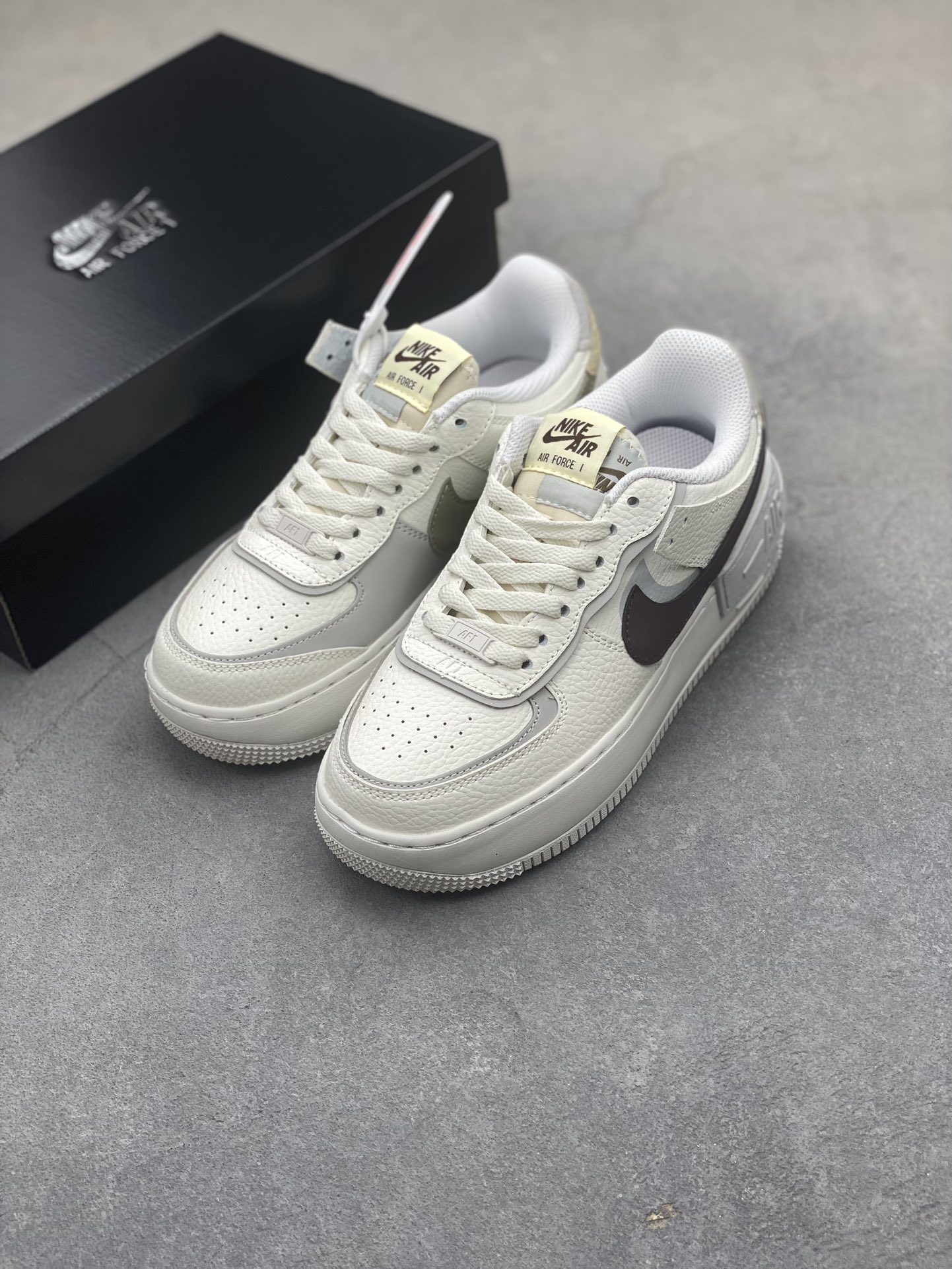 Nike Air Force 1 Shadow Women's Shoes FD0804-100 Low-Top Sneakers 8 i1722707872 1771 4