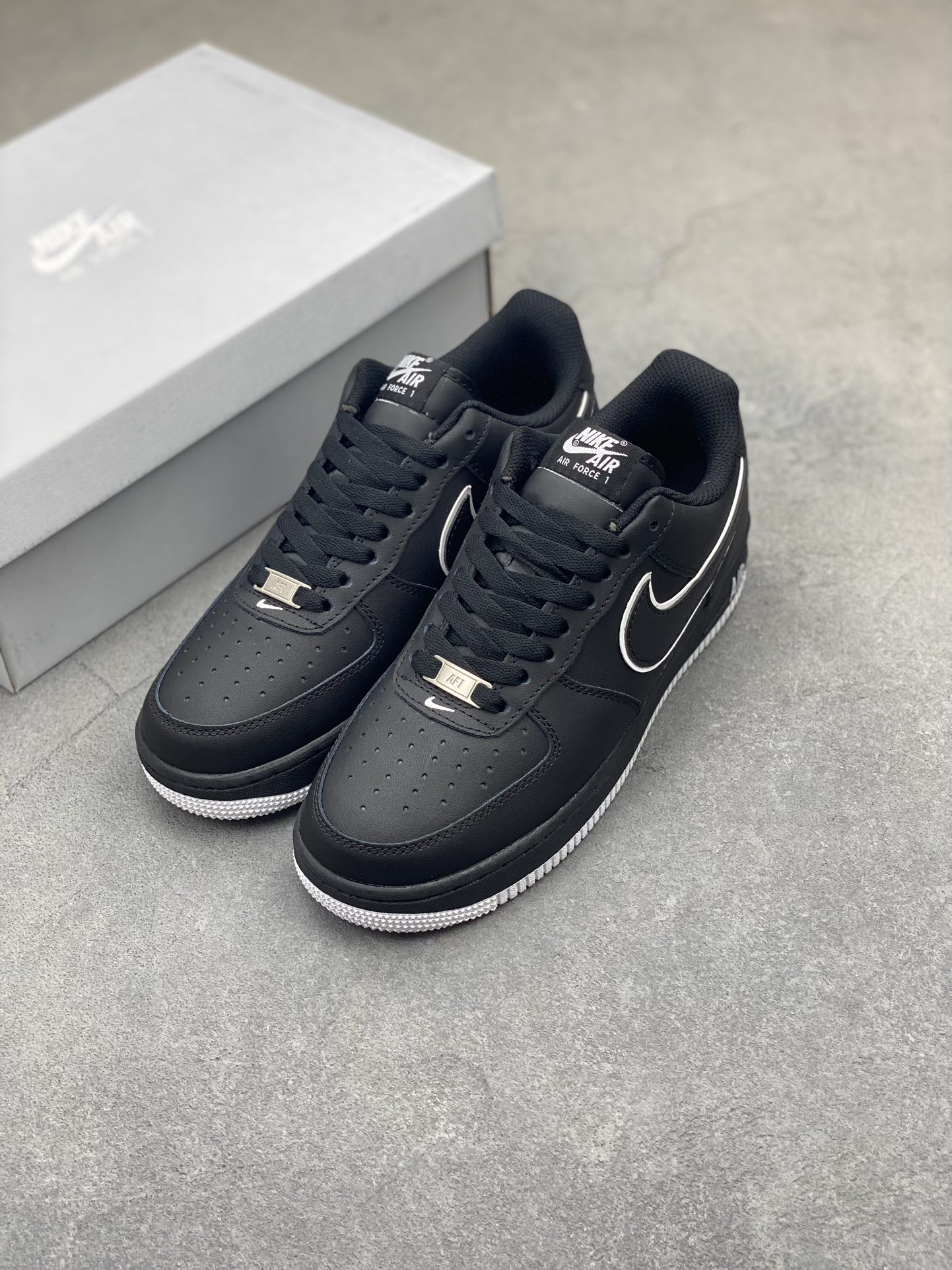 Nike Air Force 1 Low Black/White Casual Sneakers DV0788-002 9 i1722707929 1709 8