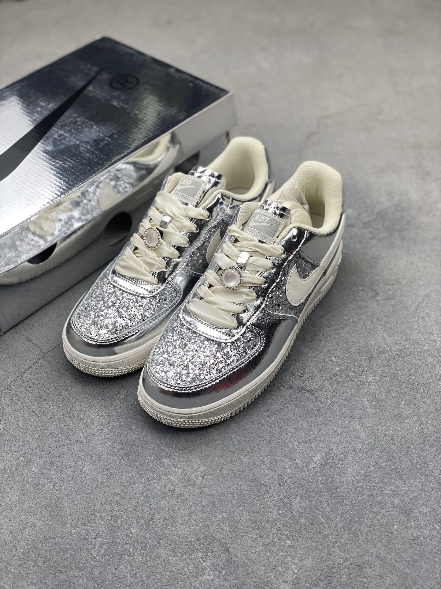 Nike Air Force 1 '07 Low "Time Imprint" Silver Glitter Casual Sneakers 9 i1722790242 6341 2