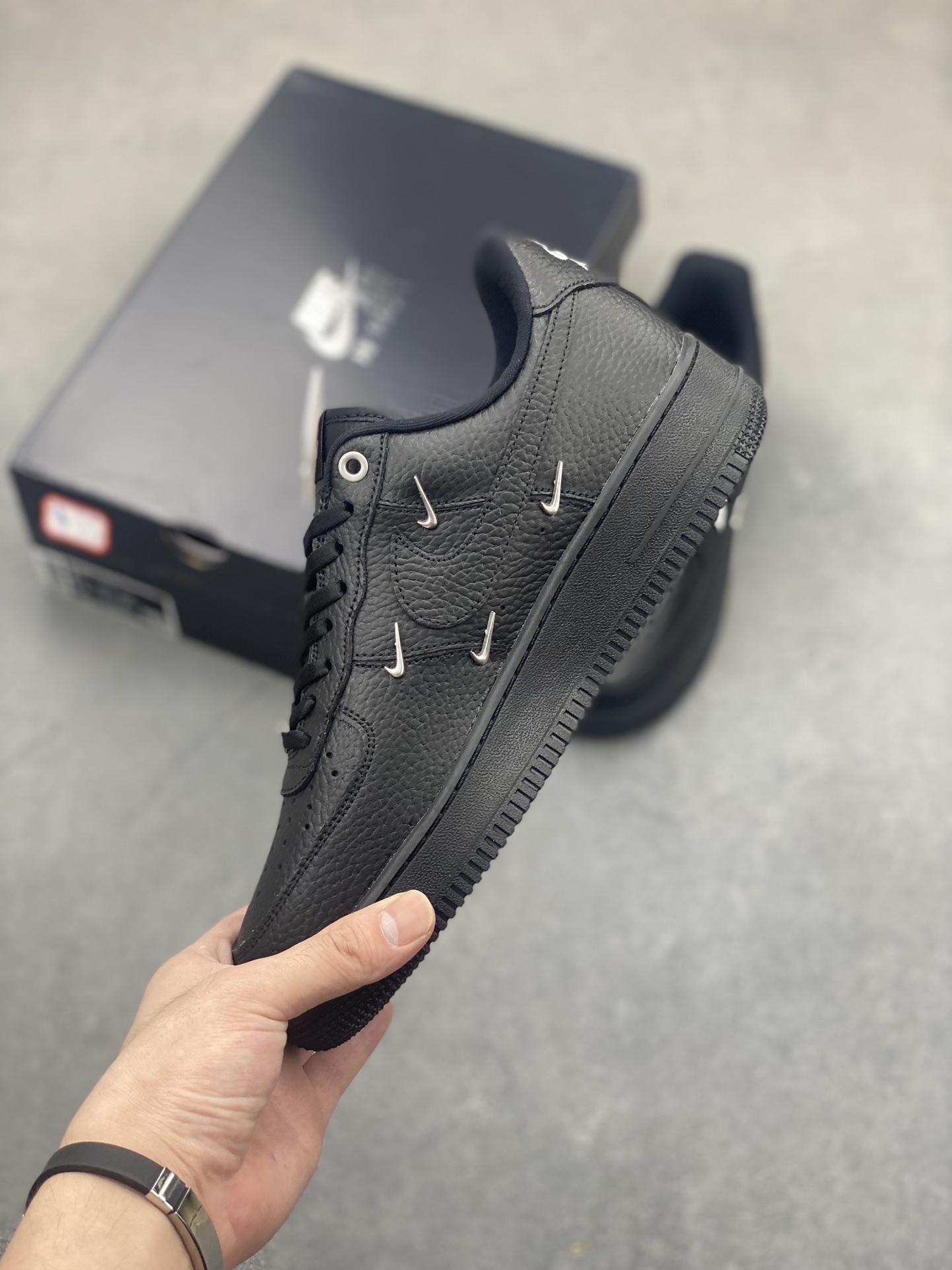 Nike Air Force 1 Low '07 Black Sneakers Classic Style & Comfort 4 i1722885634 6039 6