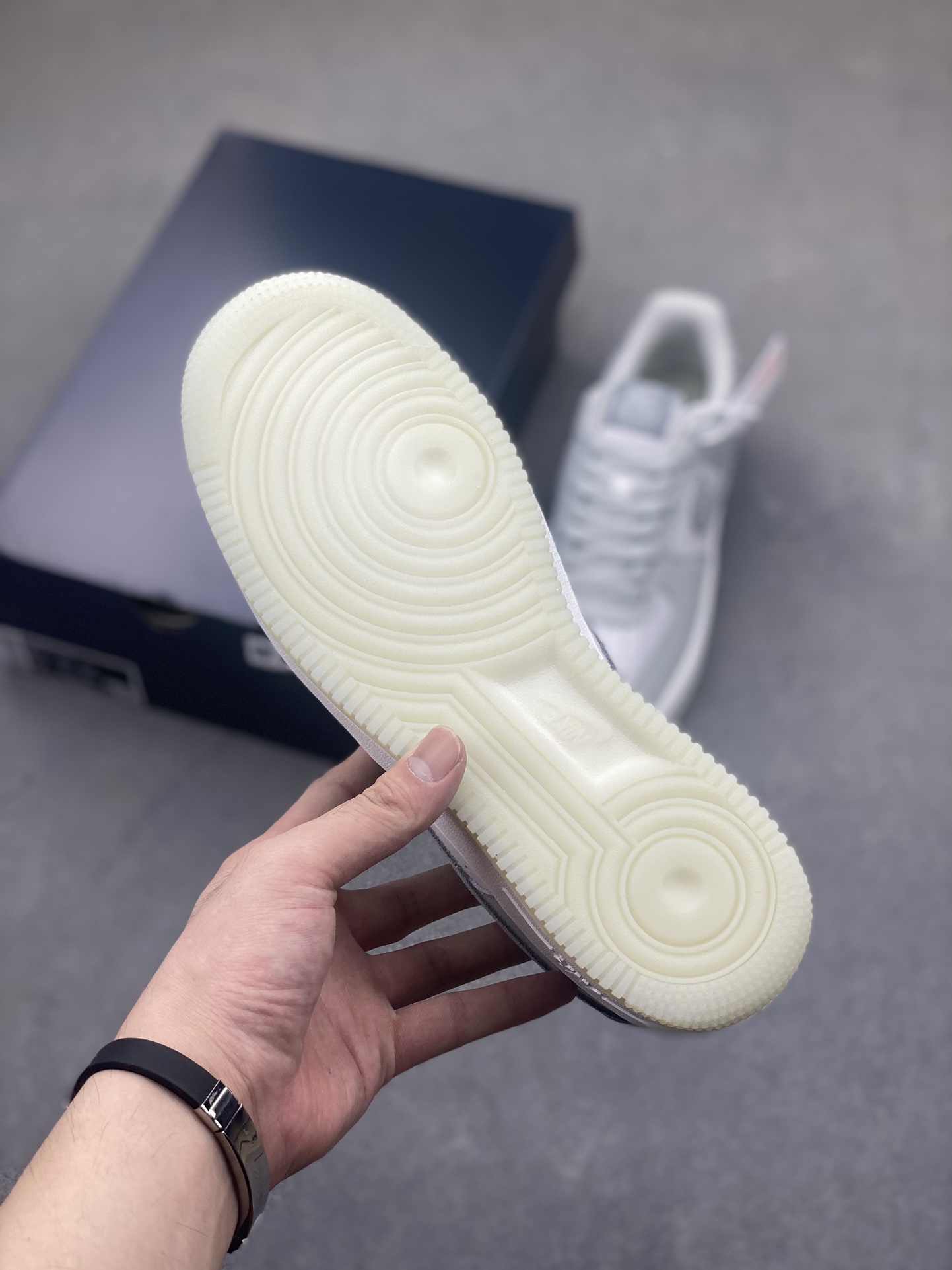 Nike Air Force 1 Low '07 Grey/White Classic Sneakers (FJ4170-003) 7 i1722885706 2084 2