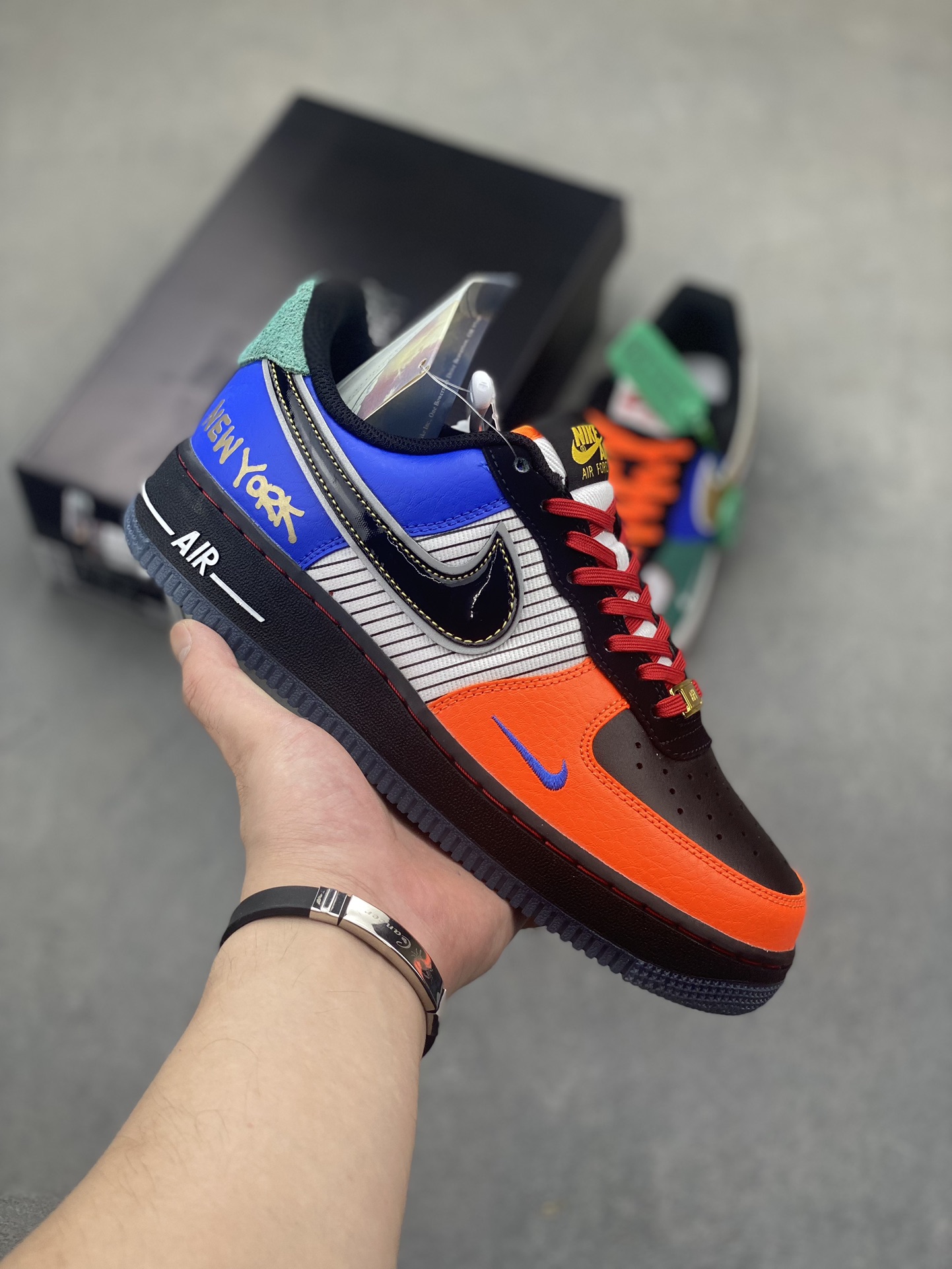 Nike Air Force 1 Low "What The NYC" Sneakers - Limited Edition 2 i1722885817 4512 6