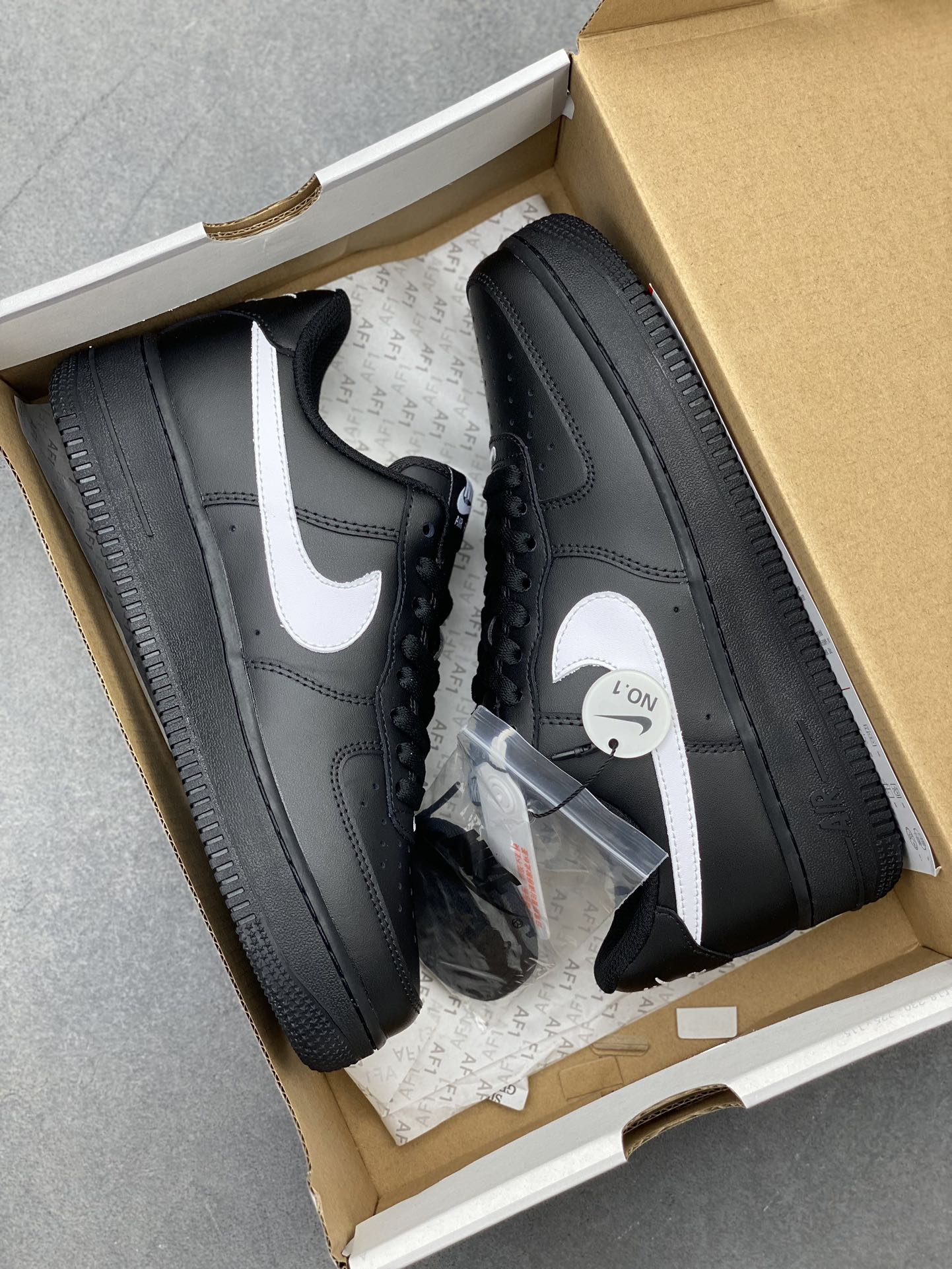 Nike Air Force 1 Low Black and White Leather Sneakers FZ0627-010 10 i1722968600 4066 3