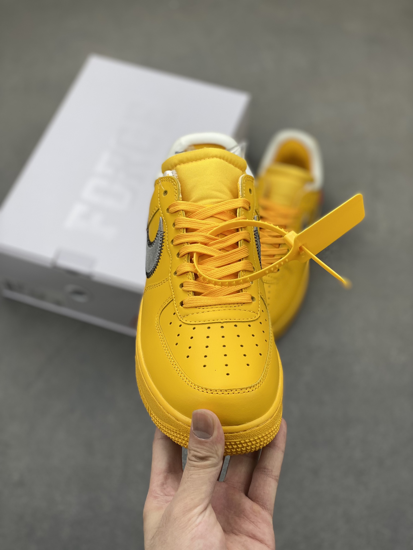 Nike Air Force 1 Low 07 x Off-White Virgil Yellow Sneakers 3 i1723048175 3244 3