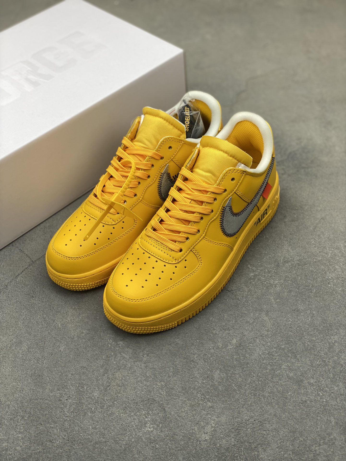 Nike Air Force 1 Low 07 x Off-White Virgil Yellow Sneakers 9 i1723048175 9564 1