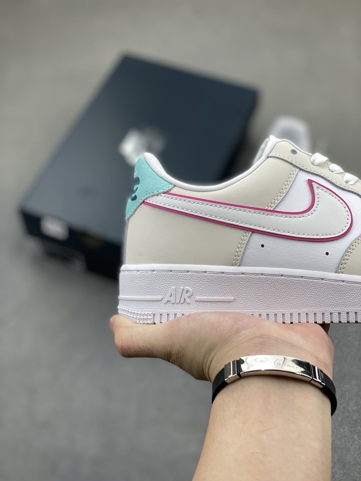 Nike Air Force 1 '07 Low: Versatile, Comfortable, and Stylish Sneakers 6 i1723048268 3493 5