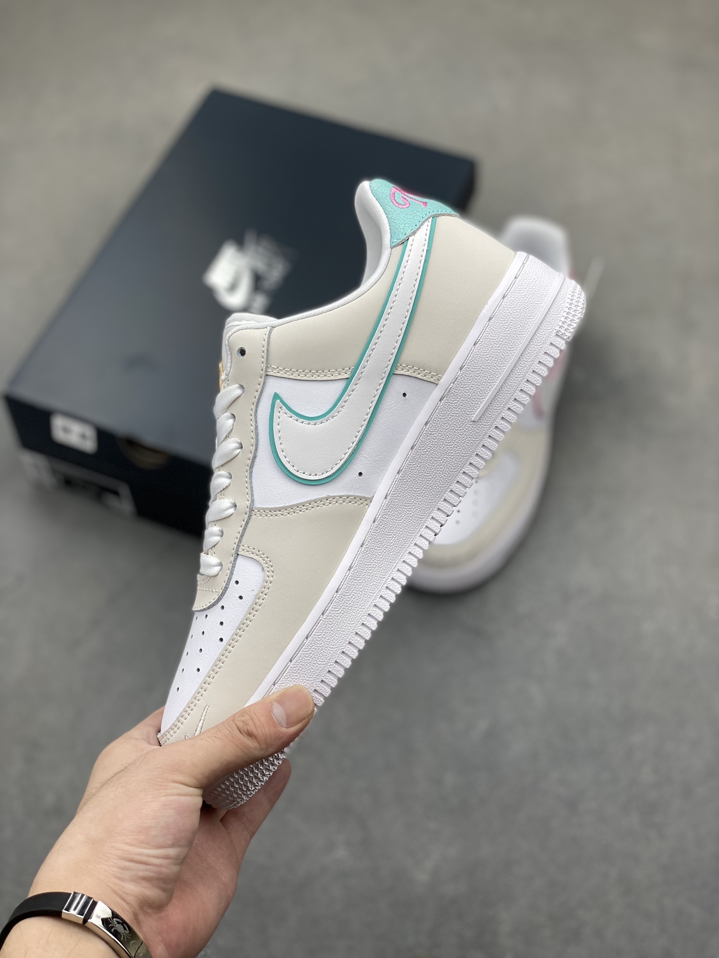 Nike Air Force 1 '07 Low: Versatile, Comfortable, and Stylish Sneakers 4 i1723048268 4223 1