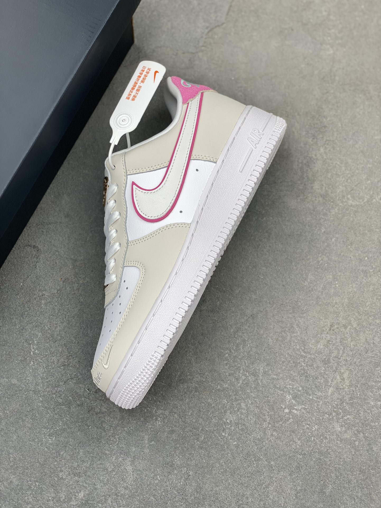 Nike Air Force 1 '07 Low: Versatile, Comfortable, and Stylish Sneakers 8 i1723048268 7816 3