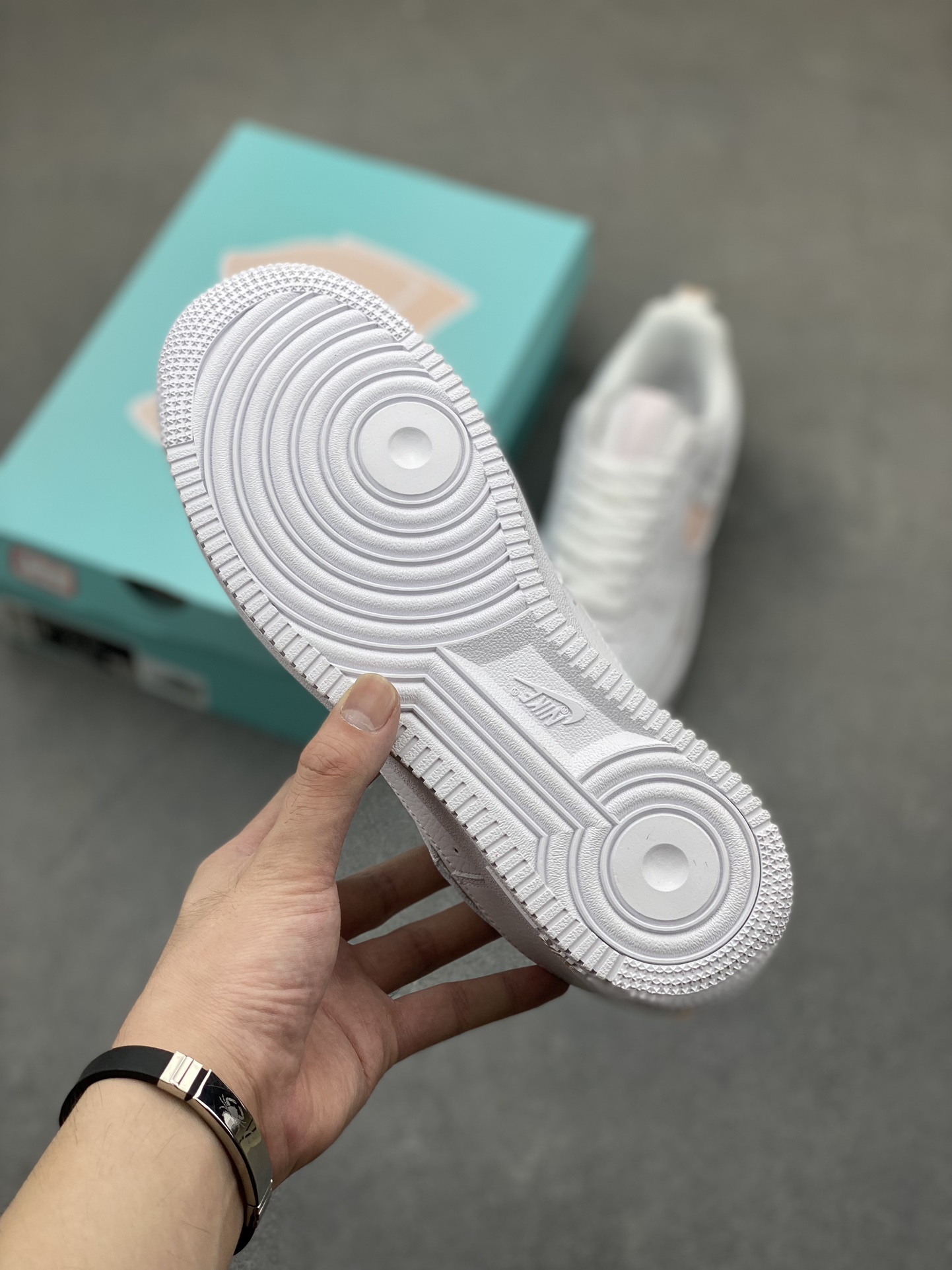 Nike Air Force 1 '07 Low Casual Sneakers FB8971-700, Versatile and Comfortable 7 i1723048496 6057 5
