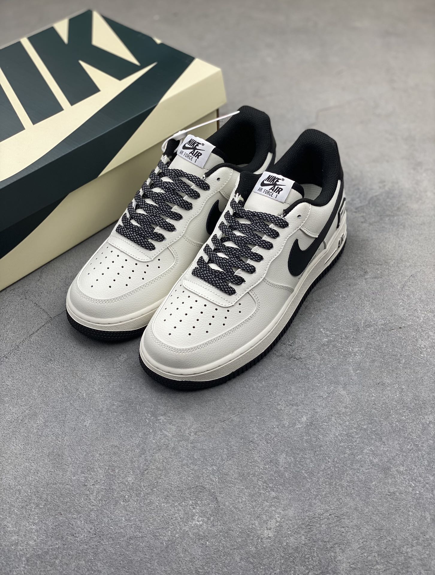 Nike Air Force 1 '07 Low Casual Sneakers - Timeless Style & Comfort 9 i1723048597 368 7