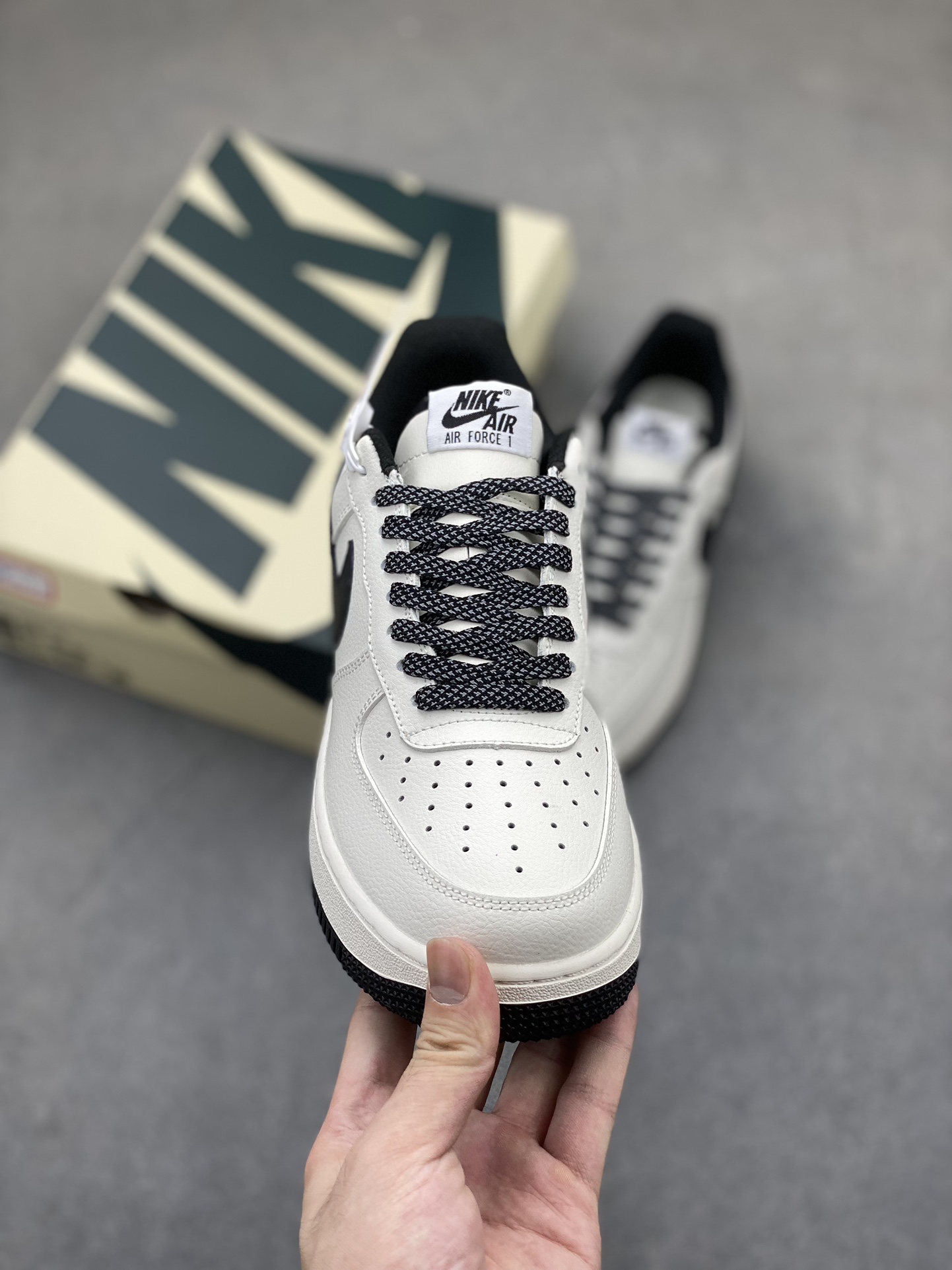 Nike Air Force 1 '07 Low Casual Sneakers - Timeless Style & Comfort 3 i1723048597 4964 1