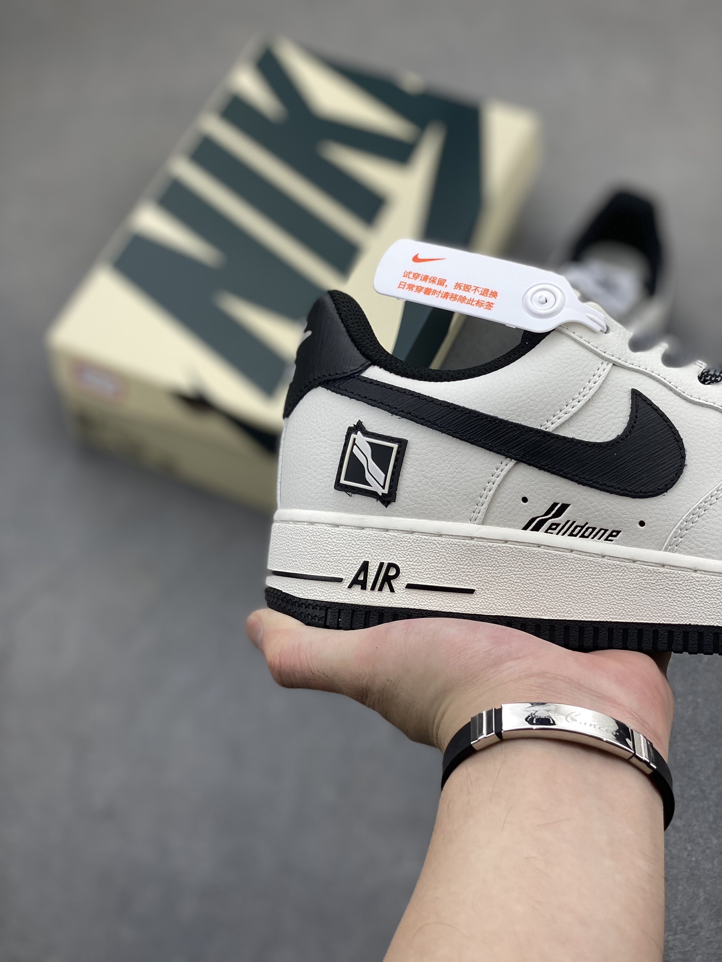 Nike Air Force 1 '07 Low Casual Sneakers - Timeless Style & Comfort 6 i1723048597 6018 4