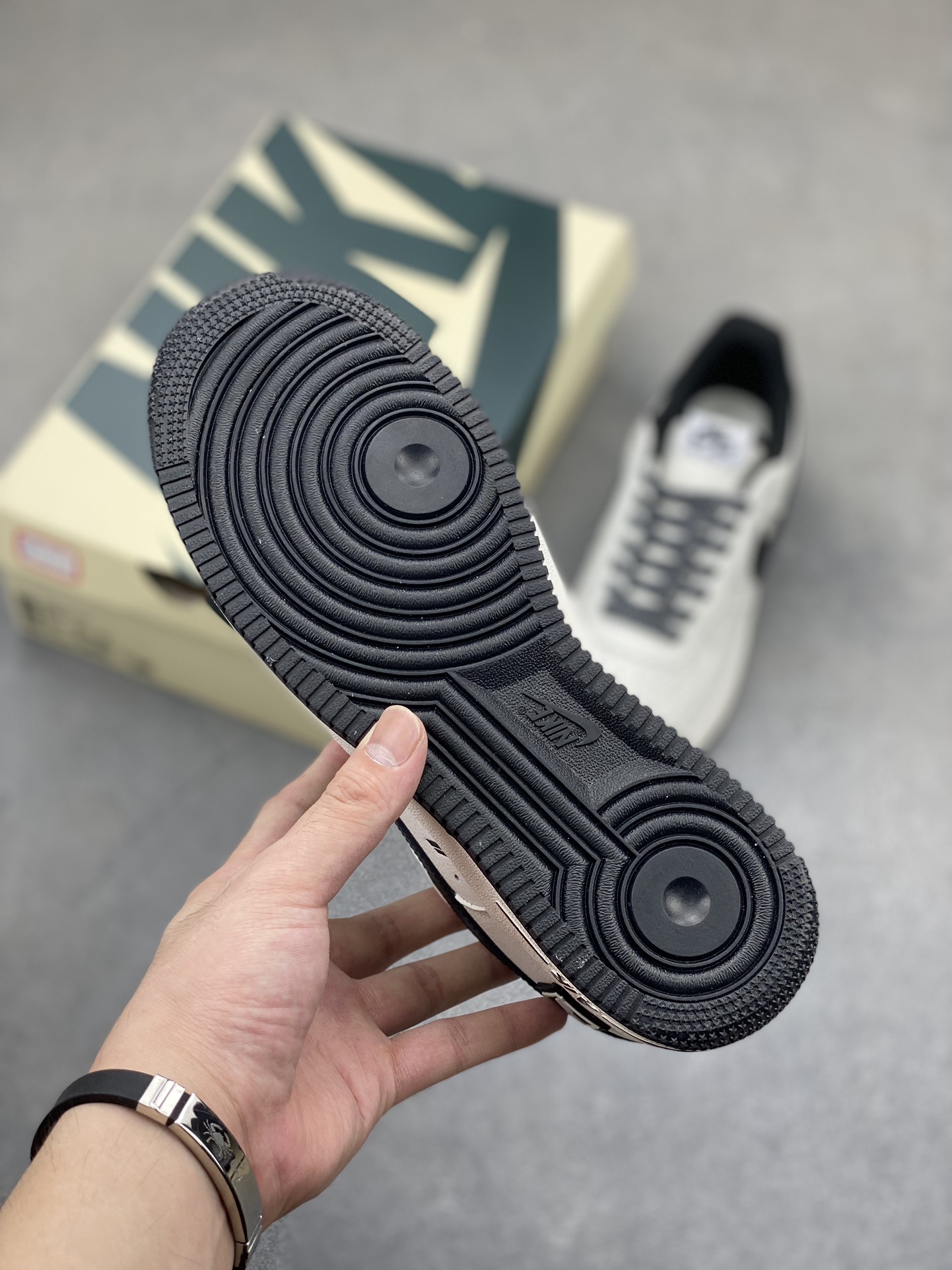 Nike Air Force 1 '07 Low Casual Sneakers - Timeless Style & Comfort 7 i1723048597 6952 6