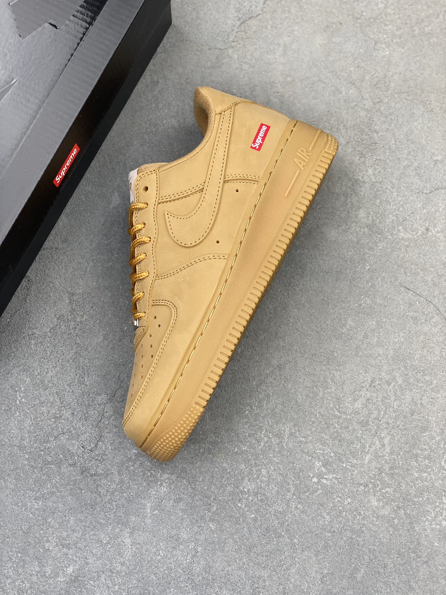 Supreme x Nike Air Force 1 Low Flax Wheat DN1555-200 Sneakers 8 i1723490306 2862 2