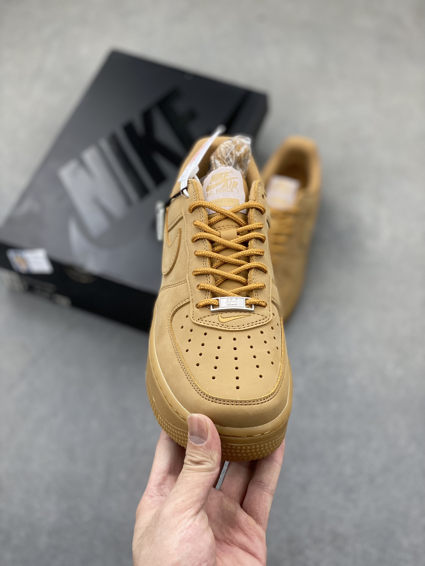 Supreme x Nike Air Force 1 Low Flax Wheat DN1555-200 Sneakers 3 i1723490306 463 6
