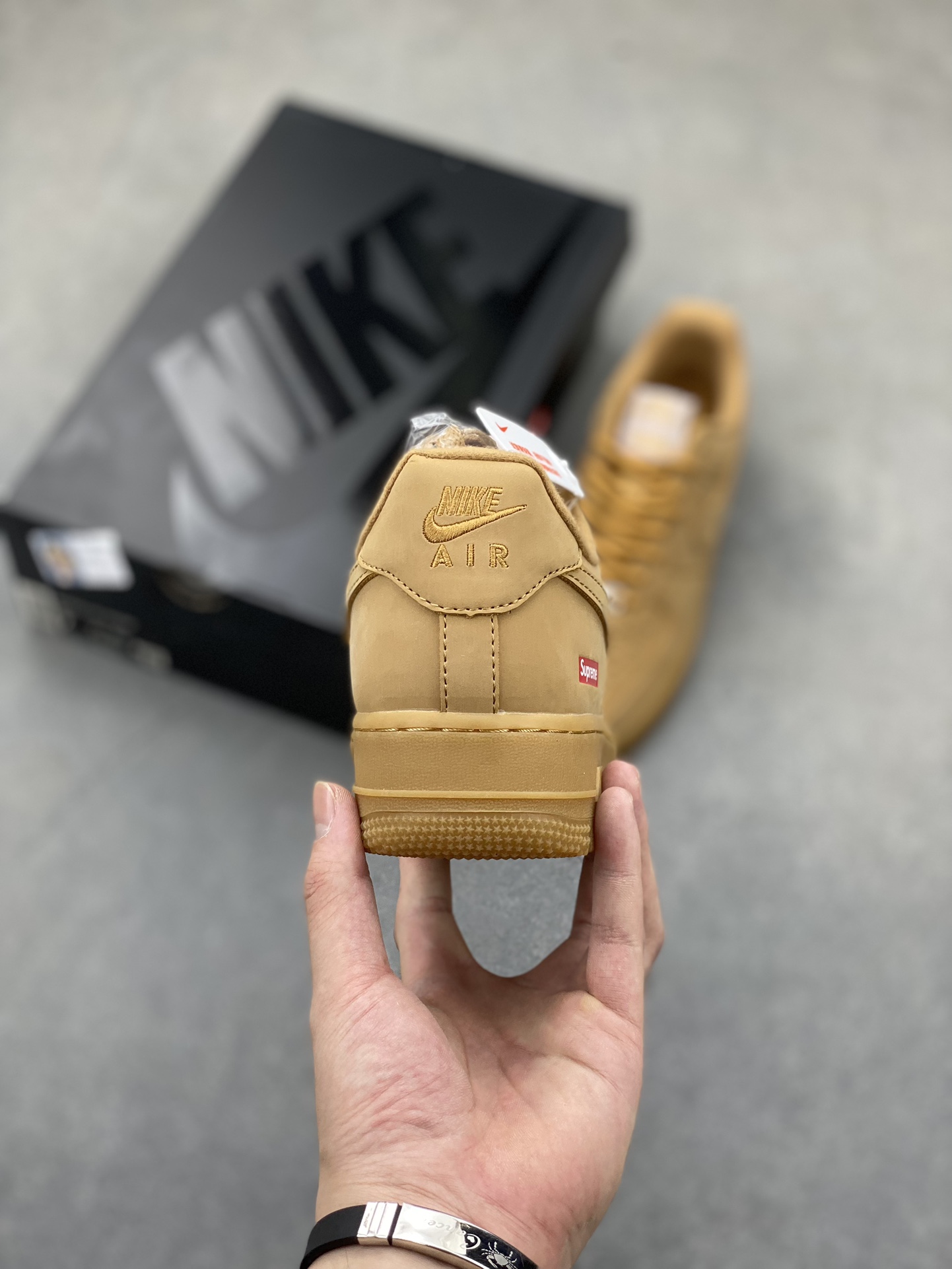 Supreme x Nike Air Force 1 Low Flax Wheat DN1555-200 Sneakers 5 i1723490306 9029 3