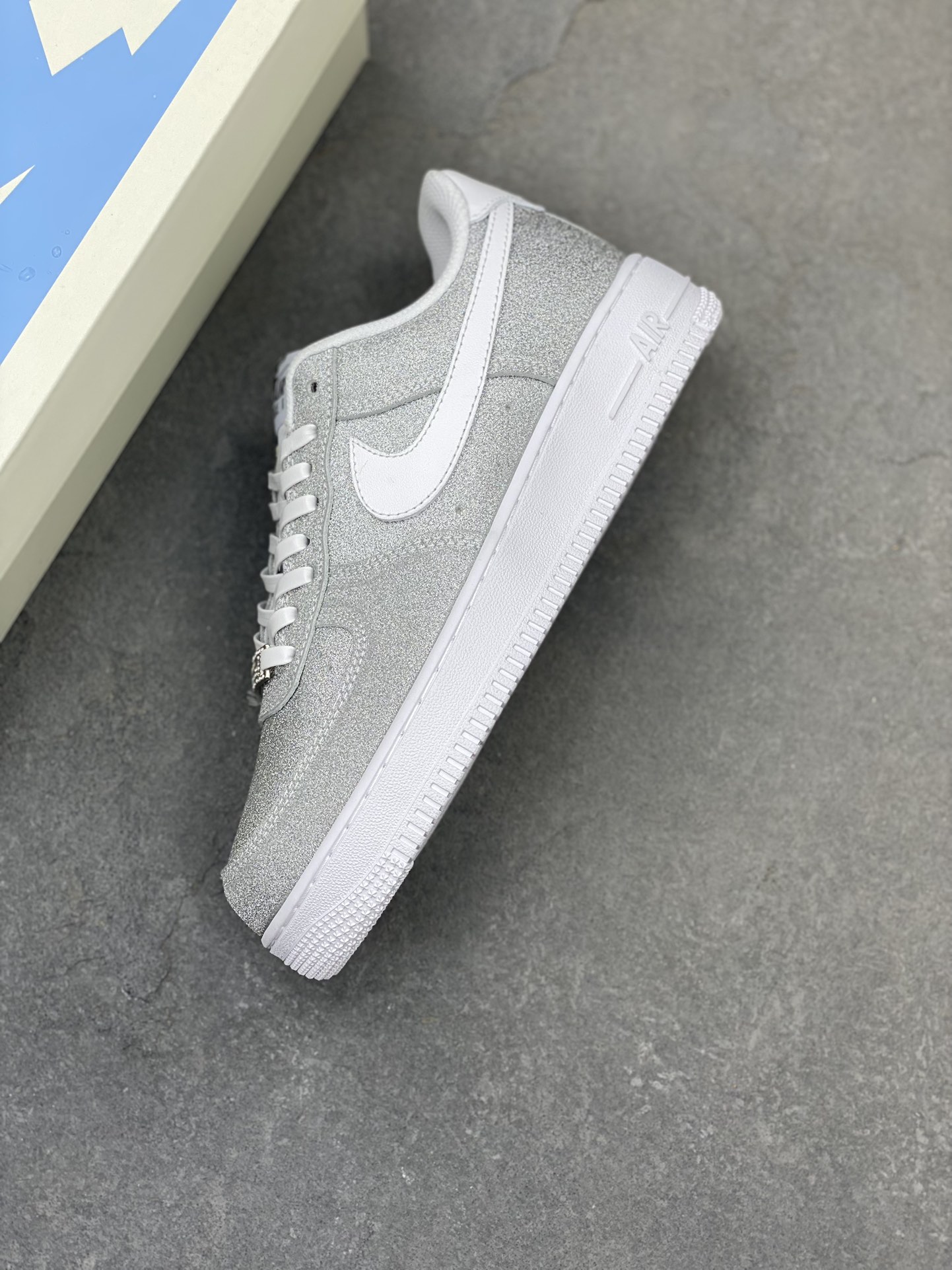 Nike Air Force 1 Low Silver Glitter Casual Sneakers DD8959-100 30 i1723655227 6098 6