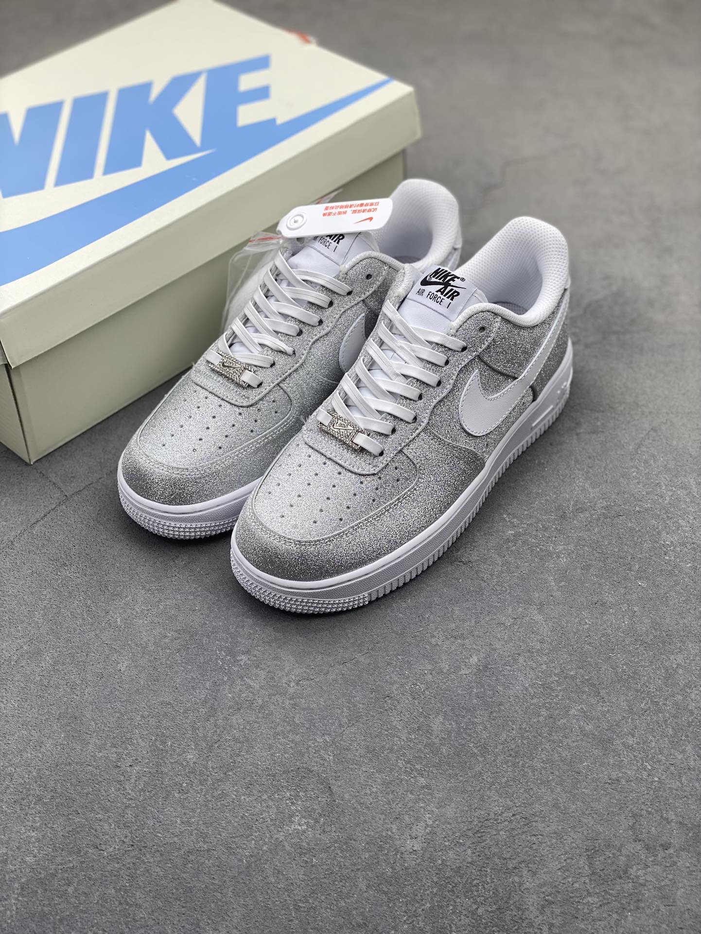 Nike Air Force 1 Low Silver Glitter Casual Sneakers DD8959-100 31 i1723655227 877 8
