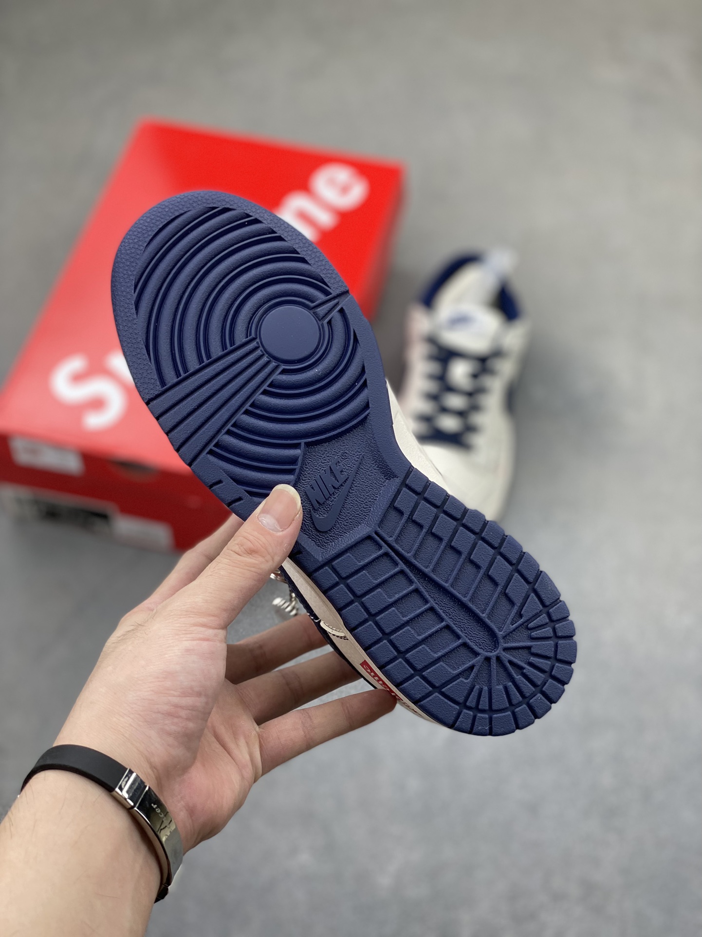 Nike SB Dunk Low Supreme Collab Cream/Navy Sneakers, Customized Design 6 i1724357181 4450 4