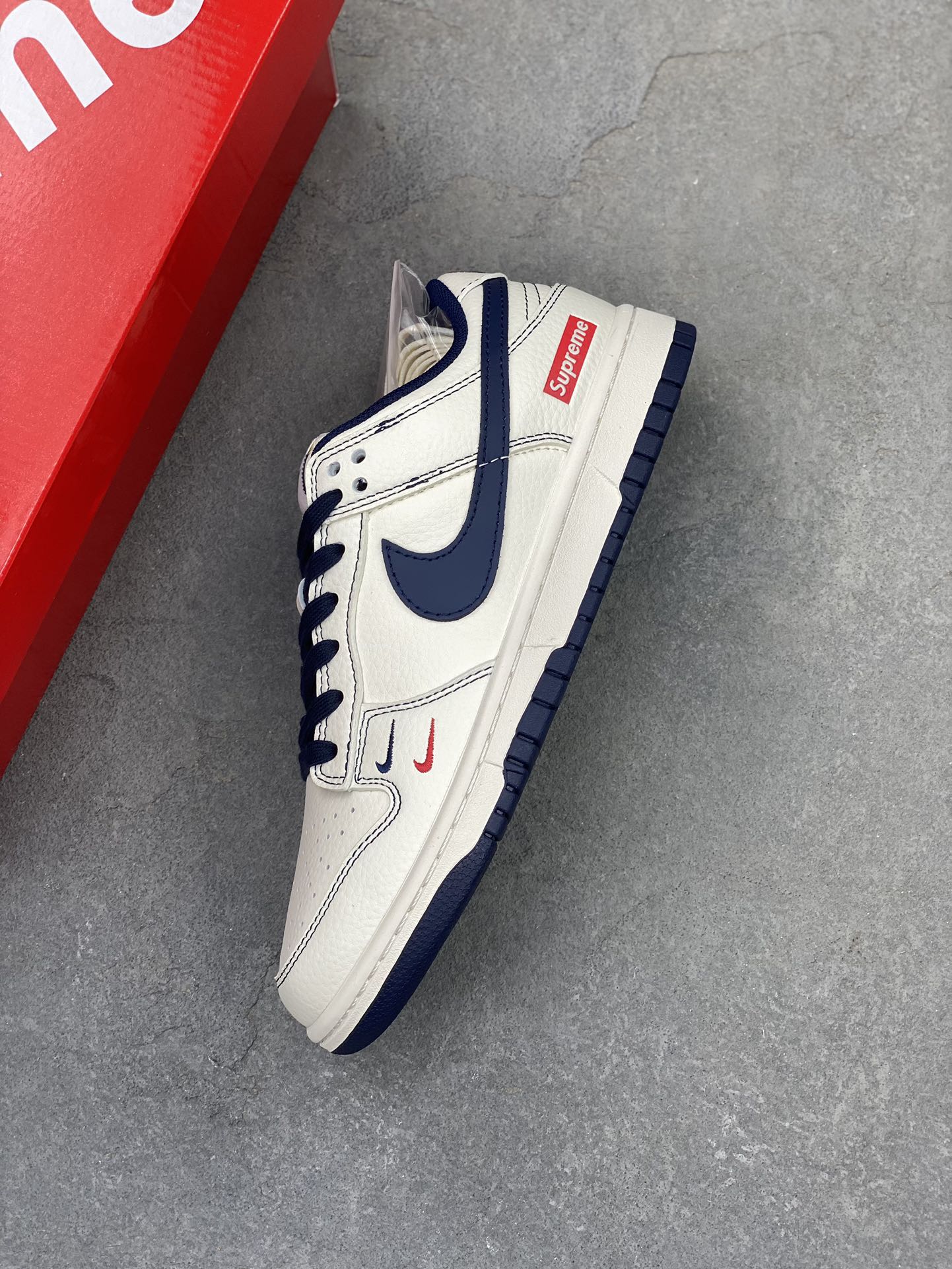 Nike SB Dunk Low Supreme Collab Cream/Navy Sneakers, Customized Design 7 i1724357181 6314 2