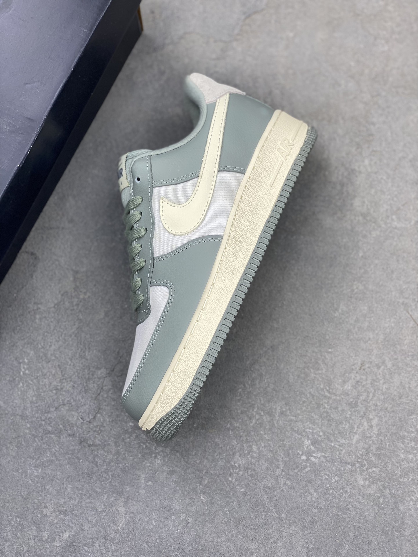 Nike Air Force 1 '07 Low: Iconic Style, Superior Comfort in Light Olive 8 i1724357464 4824 4