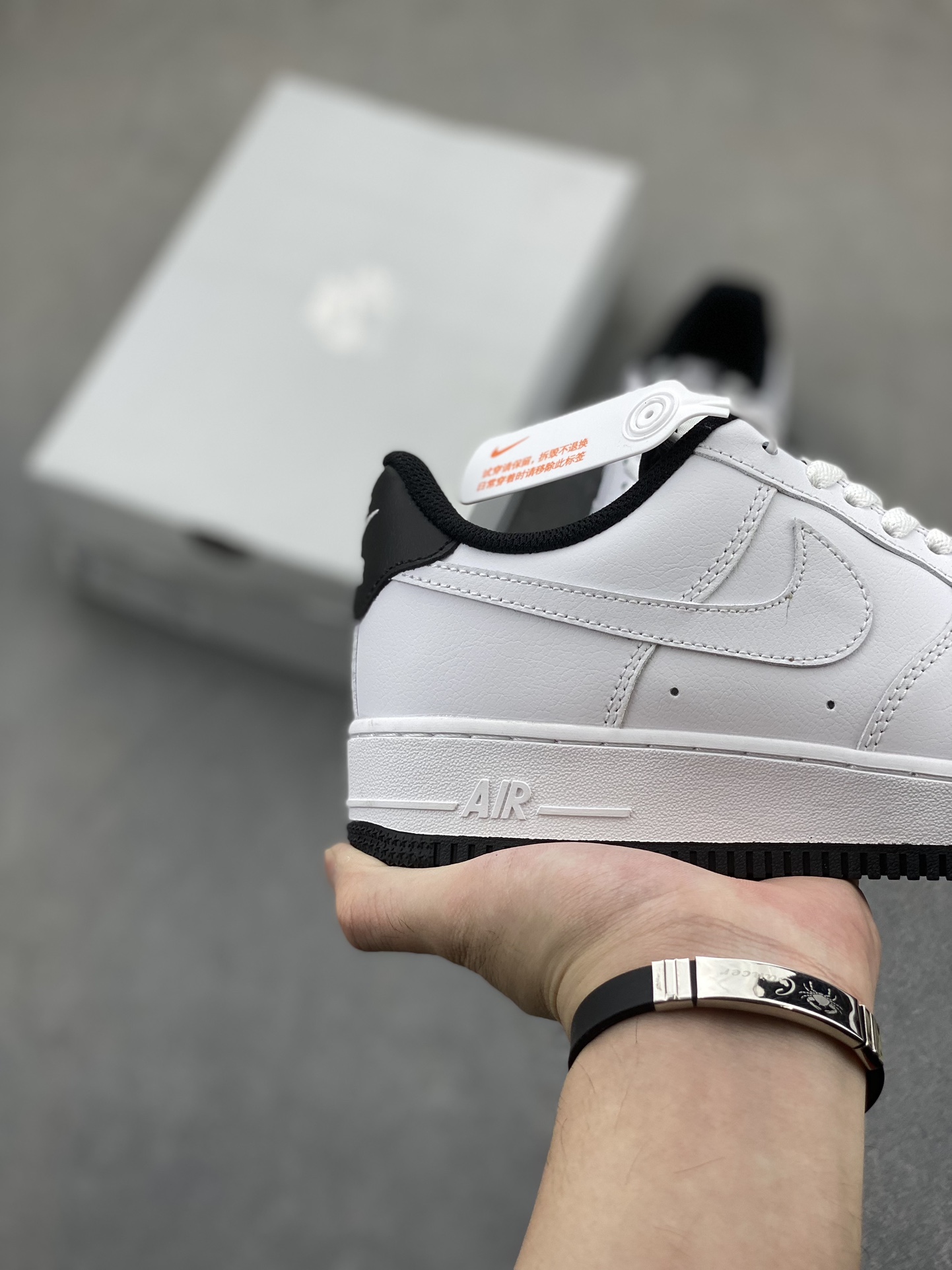 Nike Air Force 1 '07 Low: Iconic Style, Supreme Comfort, and Lasting Durability 6 i1724357540 5519 1