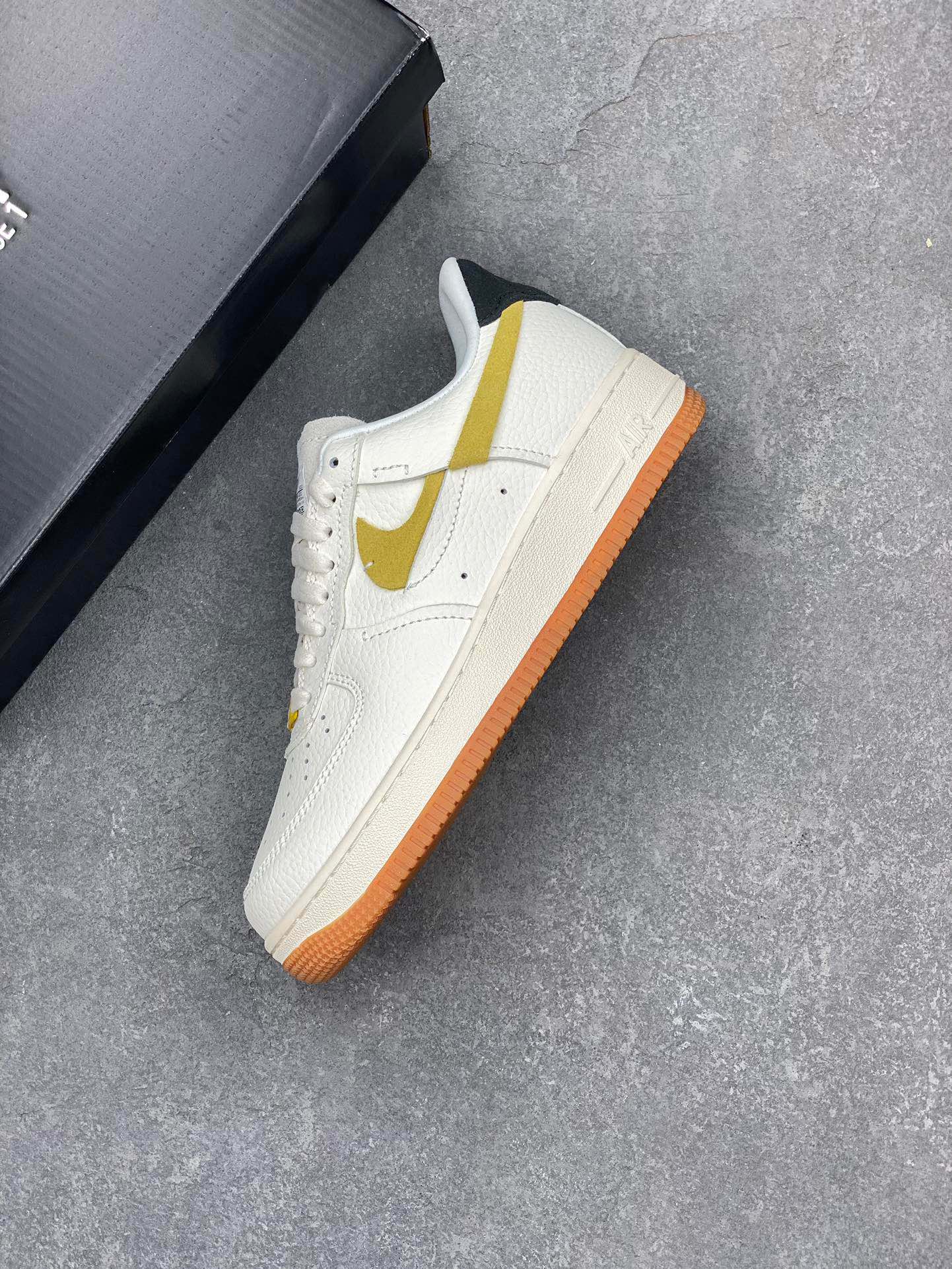 Nike Air Force 1 '07 Low Sneakers - Casual Shoes, Comfortable Air Cushion 8 i1724357849 6385 2