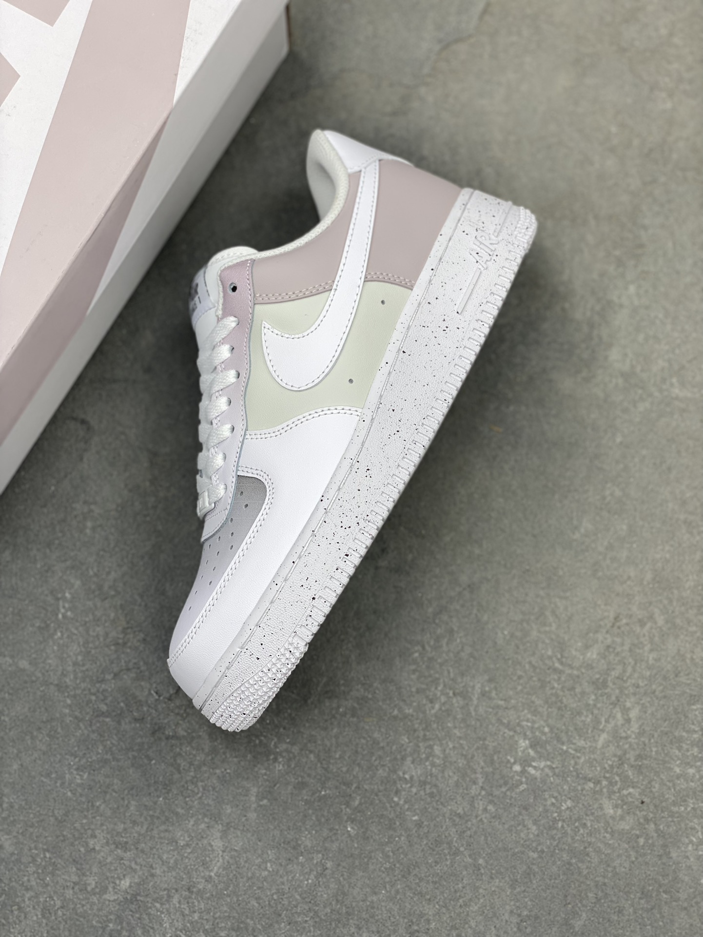 Nike Air Force 1 '07 Low Grey Pink Splatter Sneakers 8 i1724611148 2468 3