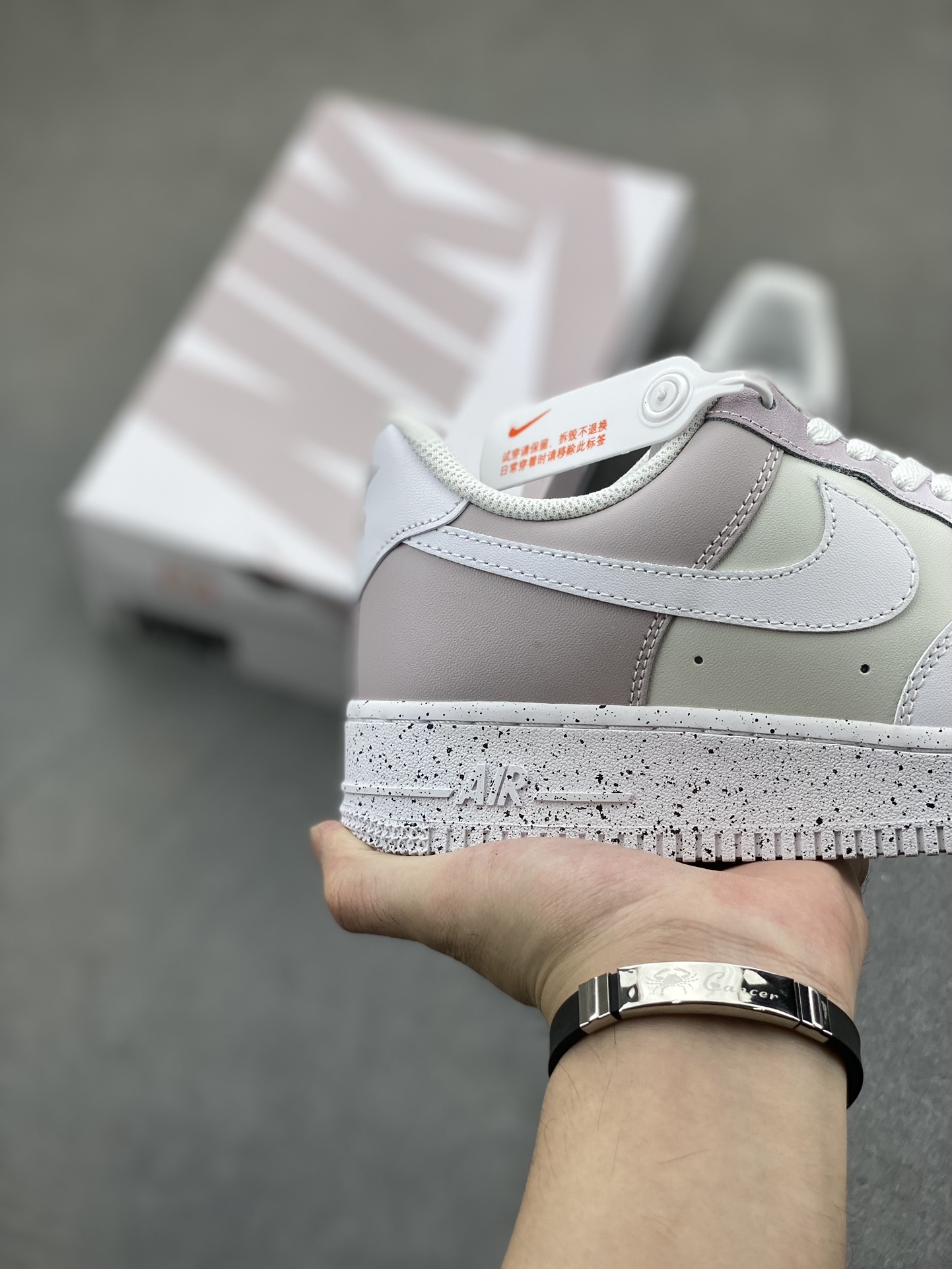 Nike Air Force 1 '07 Low Grey Pink Splatter Sneakers 6 i1724611148 8603 7