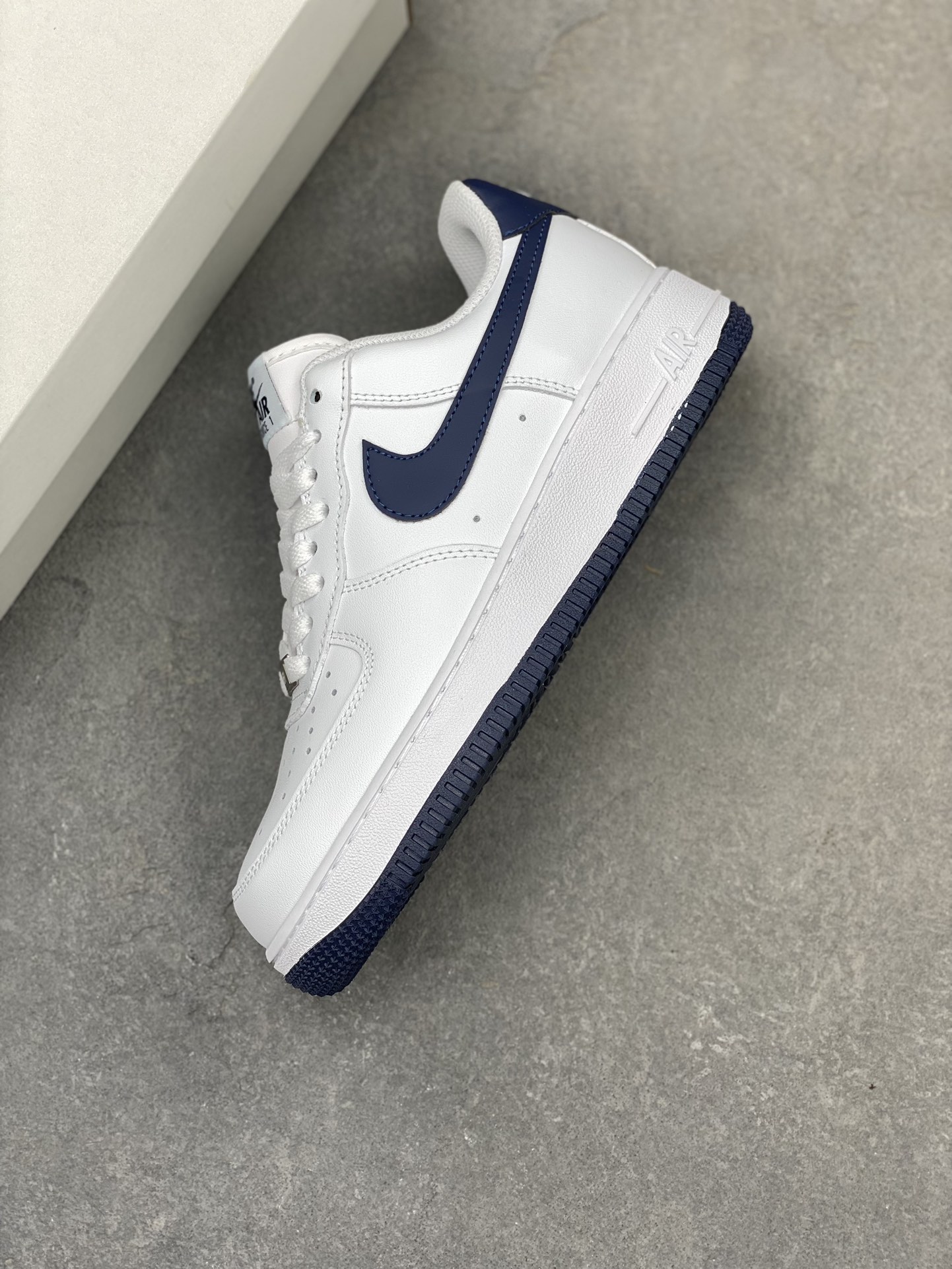 Nike Air Force 1 Low '07 White Midnight Navy Men's Casual Shoes 8 i1724611321 1058 5