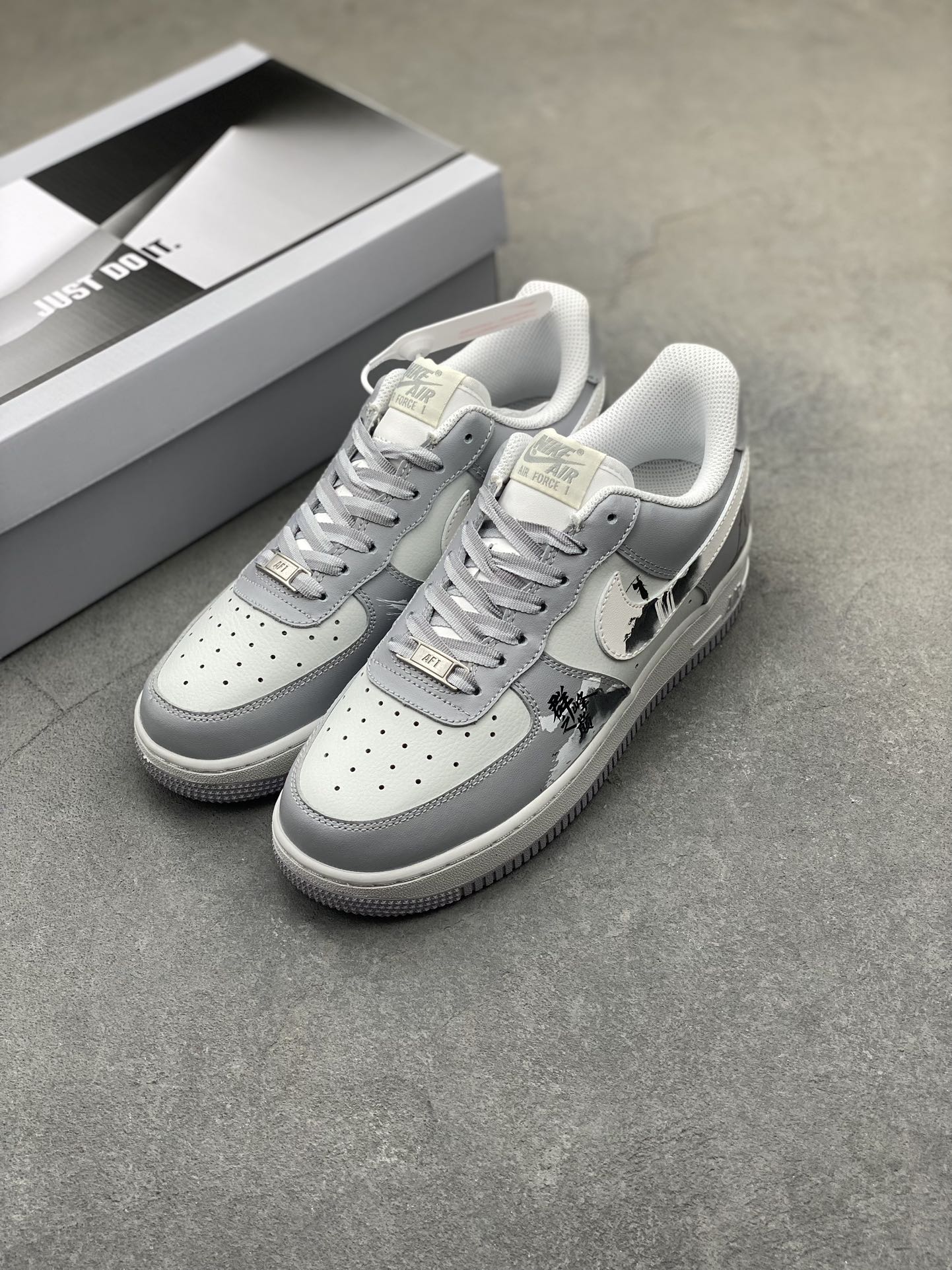 Nike Air Force 1 '07 Low Custom Sneakers - Casual Comfort & Style 9 i1724702879 1793 7