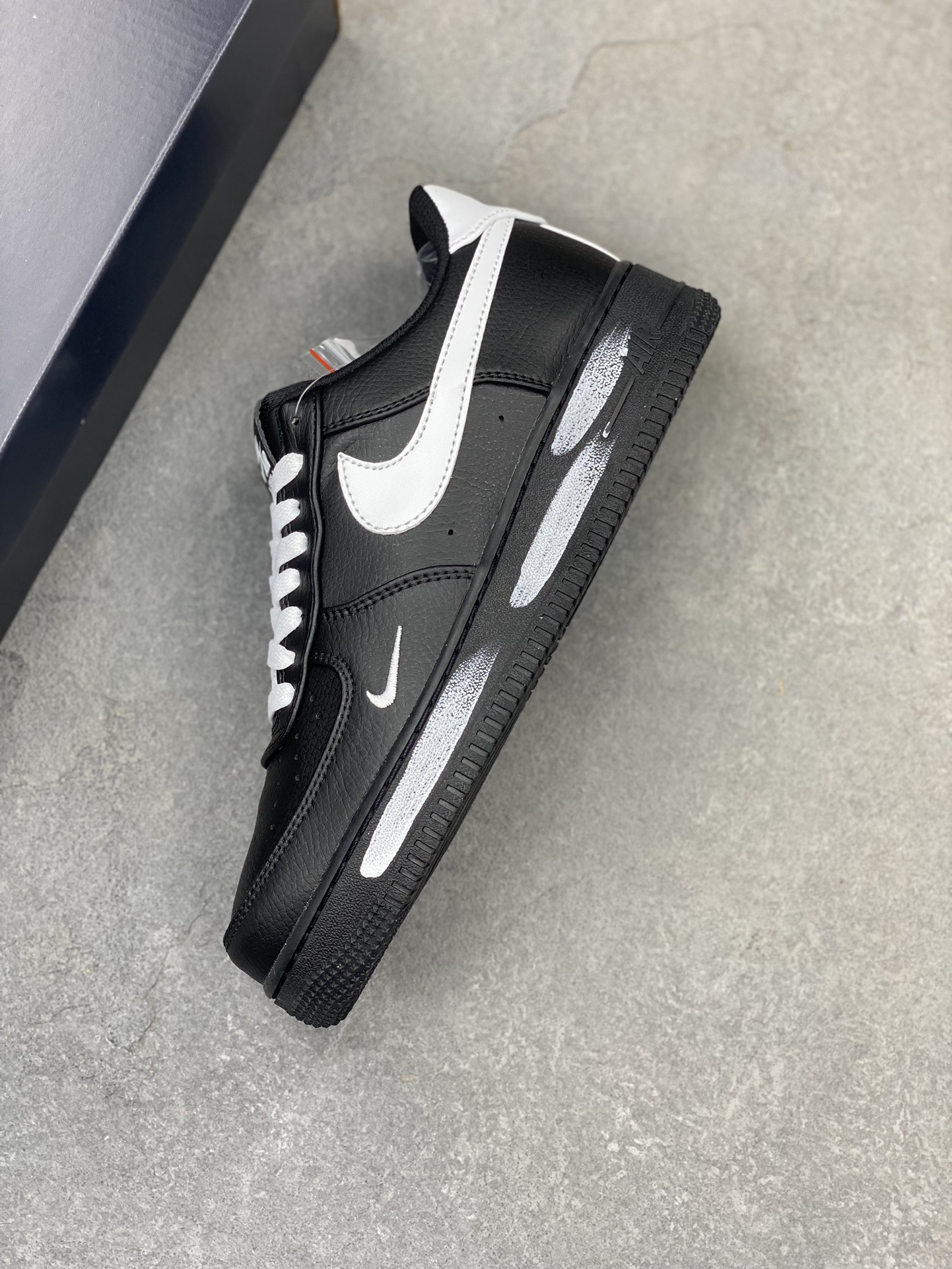 Nike Air Force 1 Low '07 Black White Graffiti Sneakers 8 i1724795208 1940 0