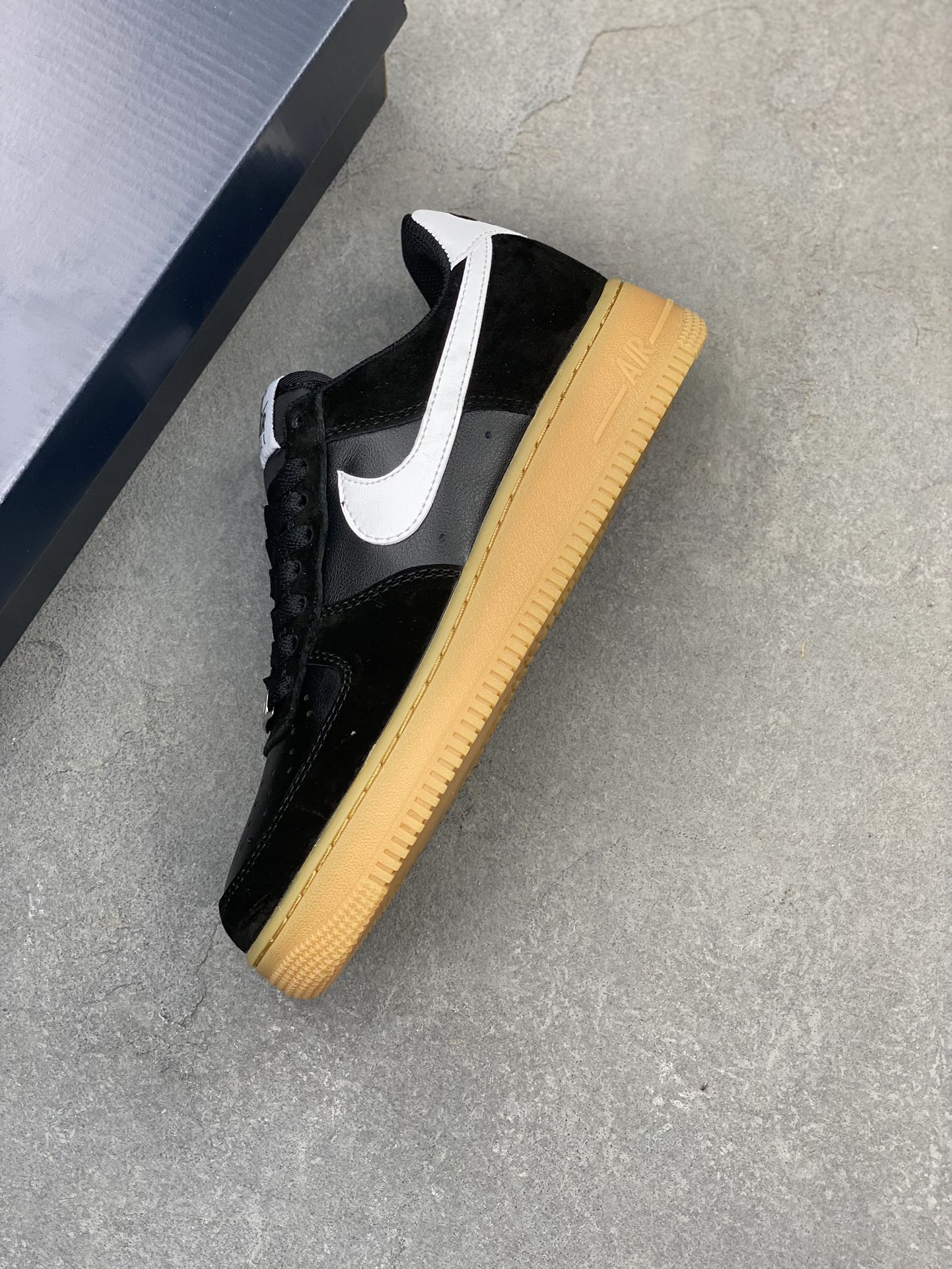 Nike Air Force 1 Low Black & White Casual Sneakers FQ8714-004 8 i1724872850 8454 4