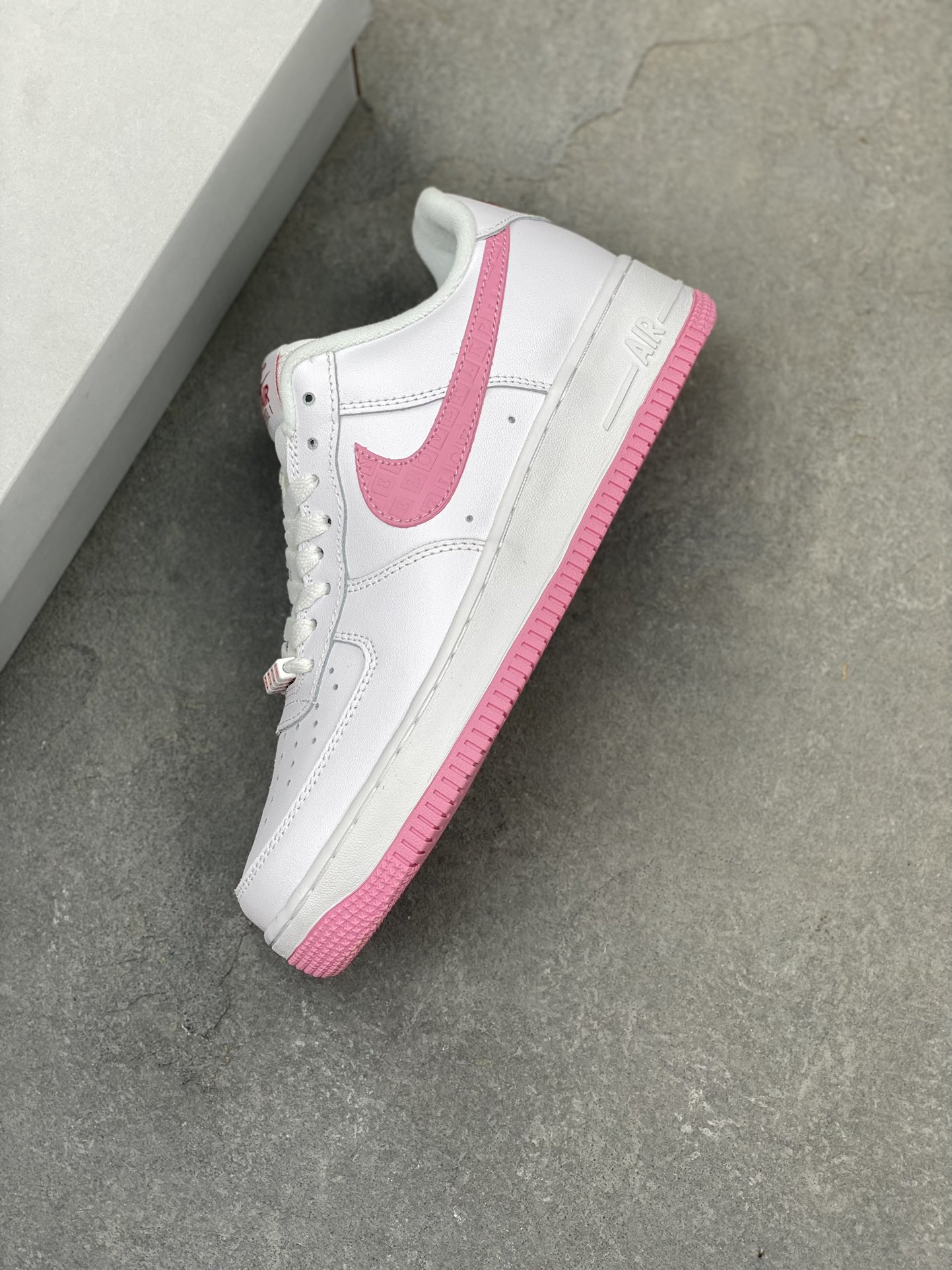 Nike Air Force 1 Low 'Valentine's Day' Light Pink Casual Sneakers 8 i1724873131 3097 2
