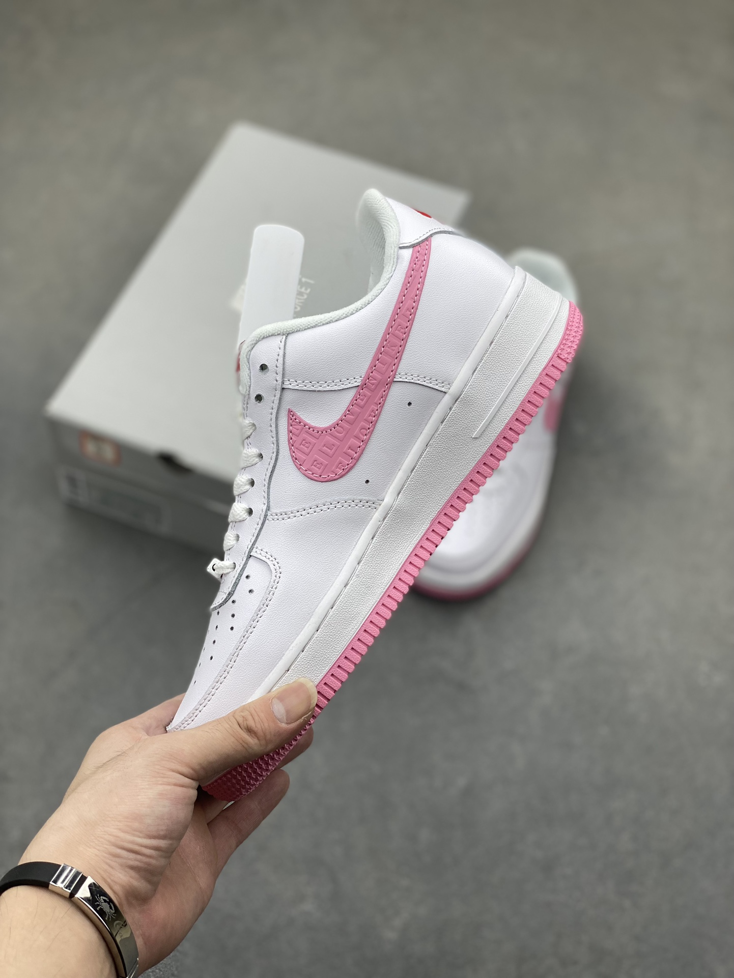 Nike Air Force 1 Low 'Valentine's Day' Light Pink Casual Sneakers 4 i1724873131 9197 4