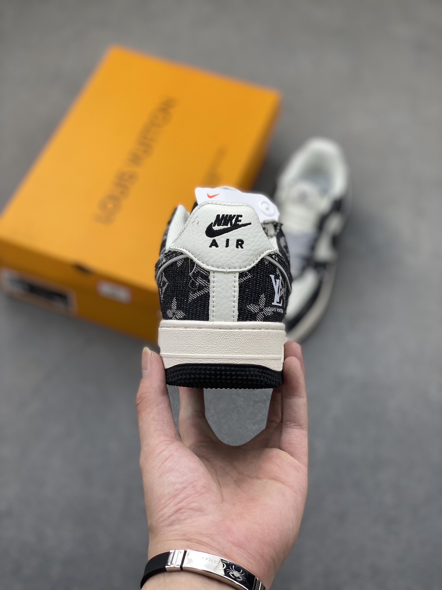 Nike Air Force 1 '07 Low Louis Vuitton Collab Black White Sneakers 5 i1725136485 492 0