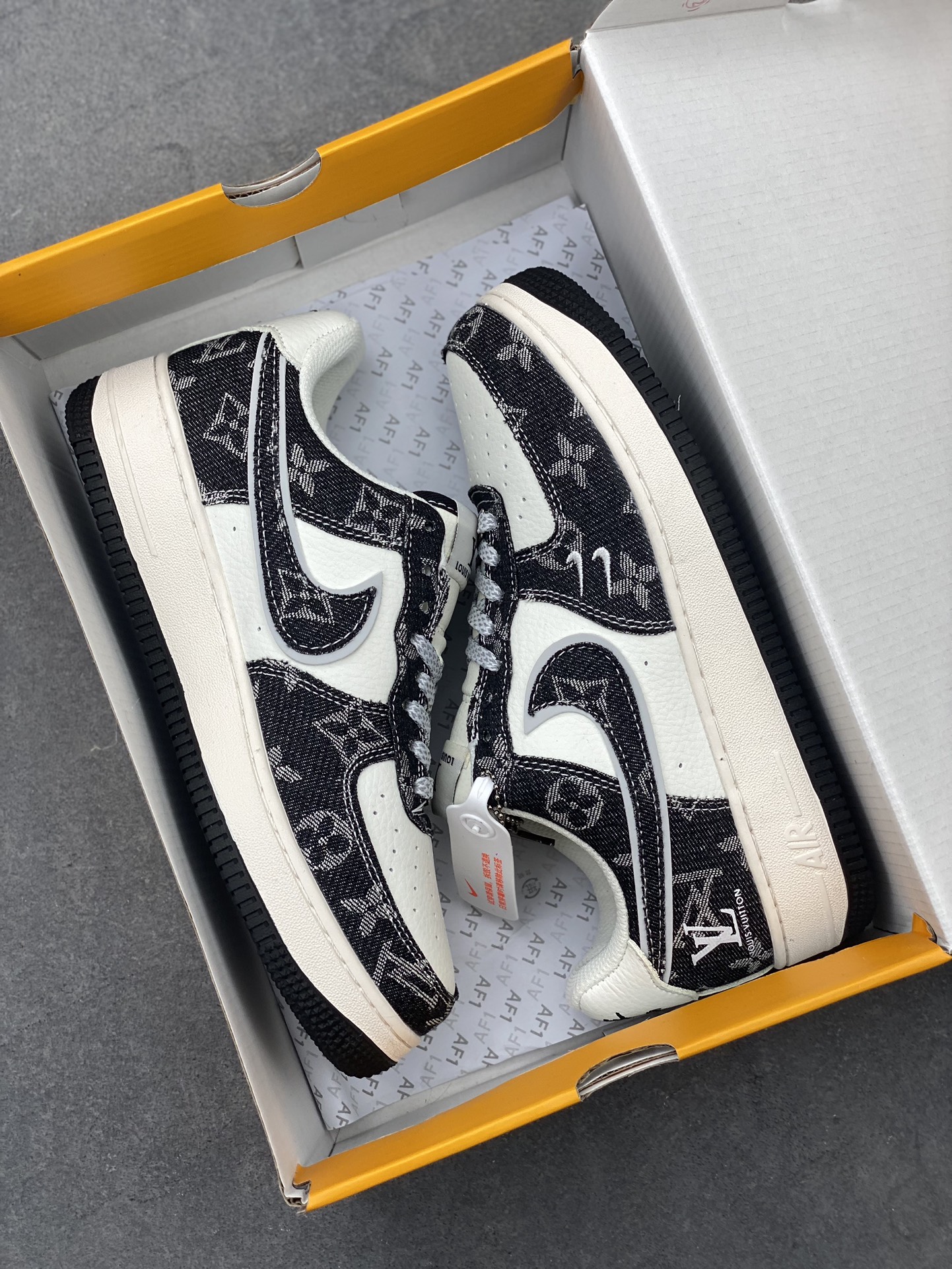 Nike Air Force 1 '07 Low Louis Vuitton Collab Black White Sneakers 10 i1725136486 6582 0