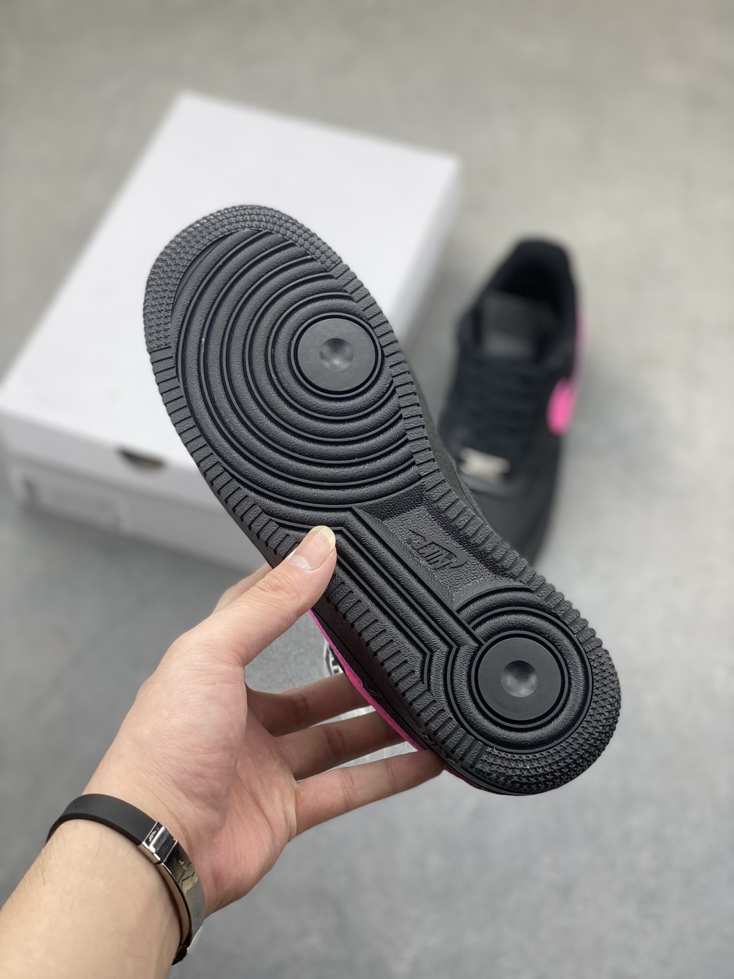 Nike Air Force 1 Low Black Pink Glitter Sneaker - Classic Style, Modern Flair 7 i1725136522 6703 4
