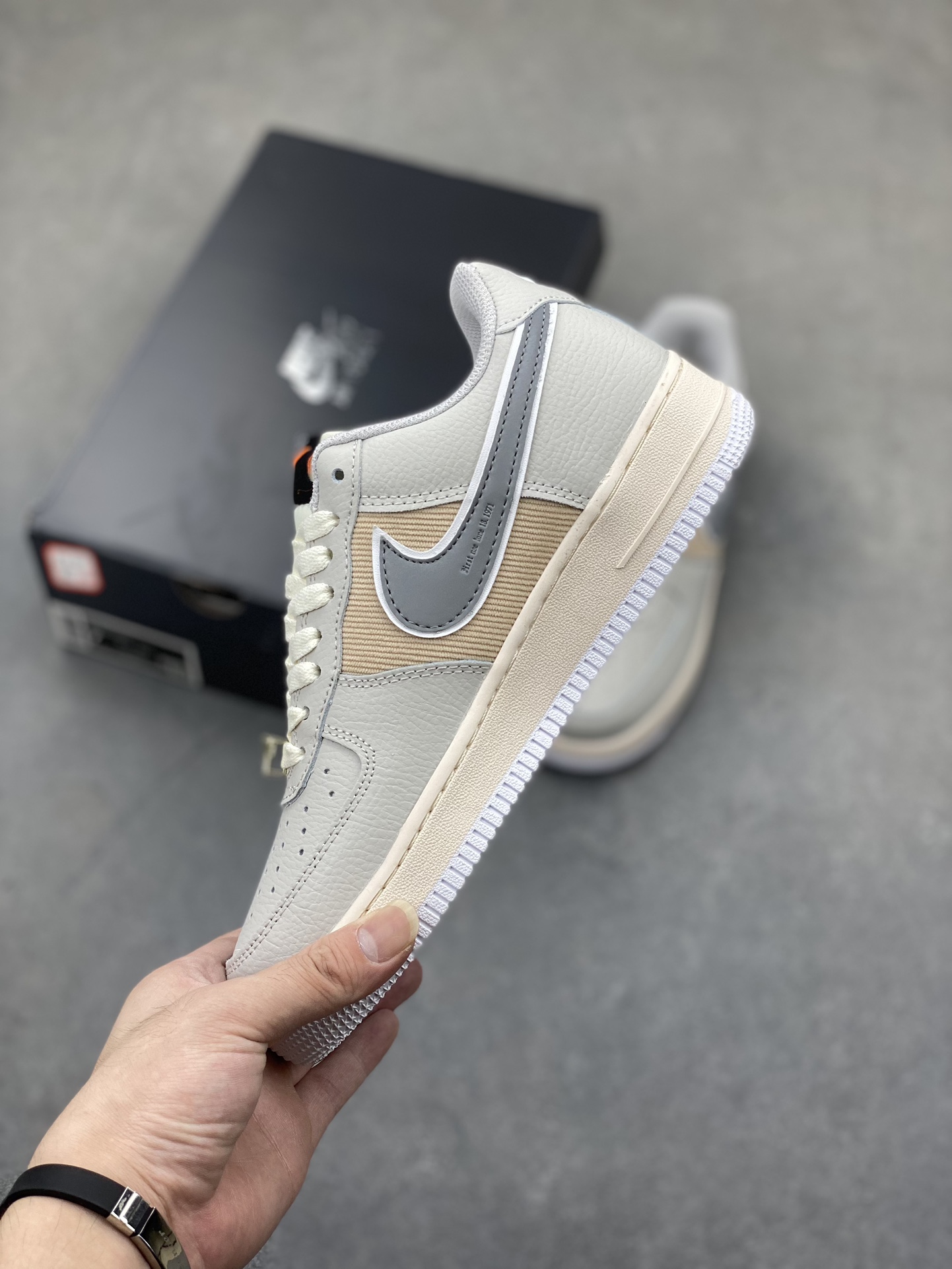 Nike Air Force 1 '07 Low Grey Beige Honeycomb Cushion Sneakers DX6061-122 4 i1725136598 6076 8