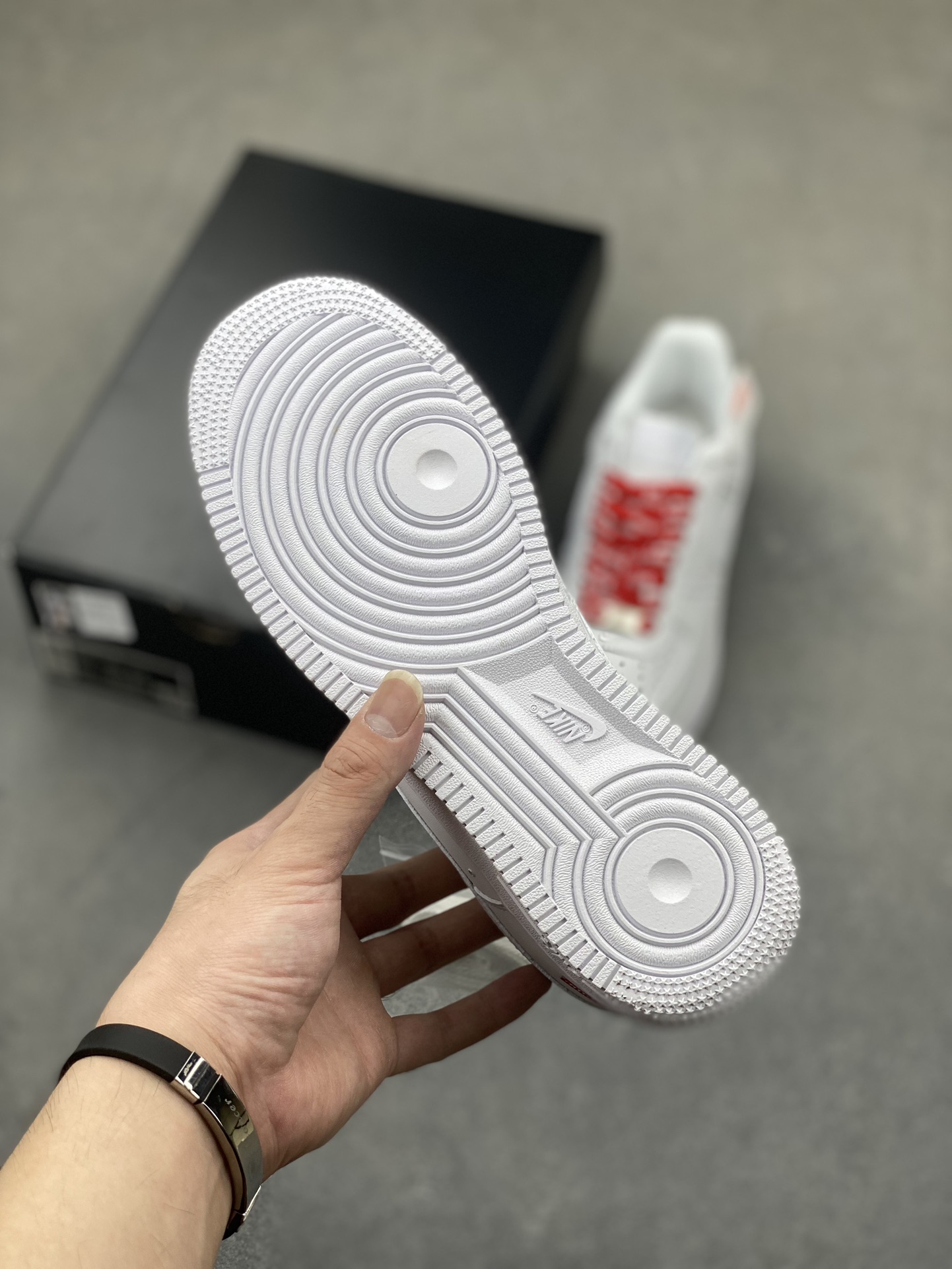 Supreme x Nike Air Force 1 Low White/Red Sneakers - Limited Edition 7 i1725136734 2129 8